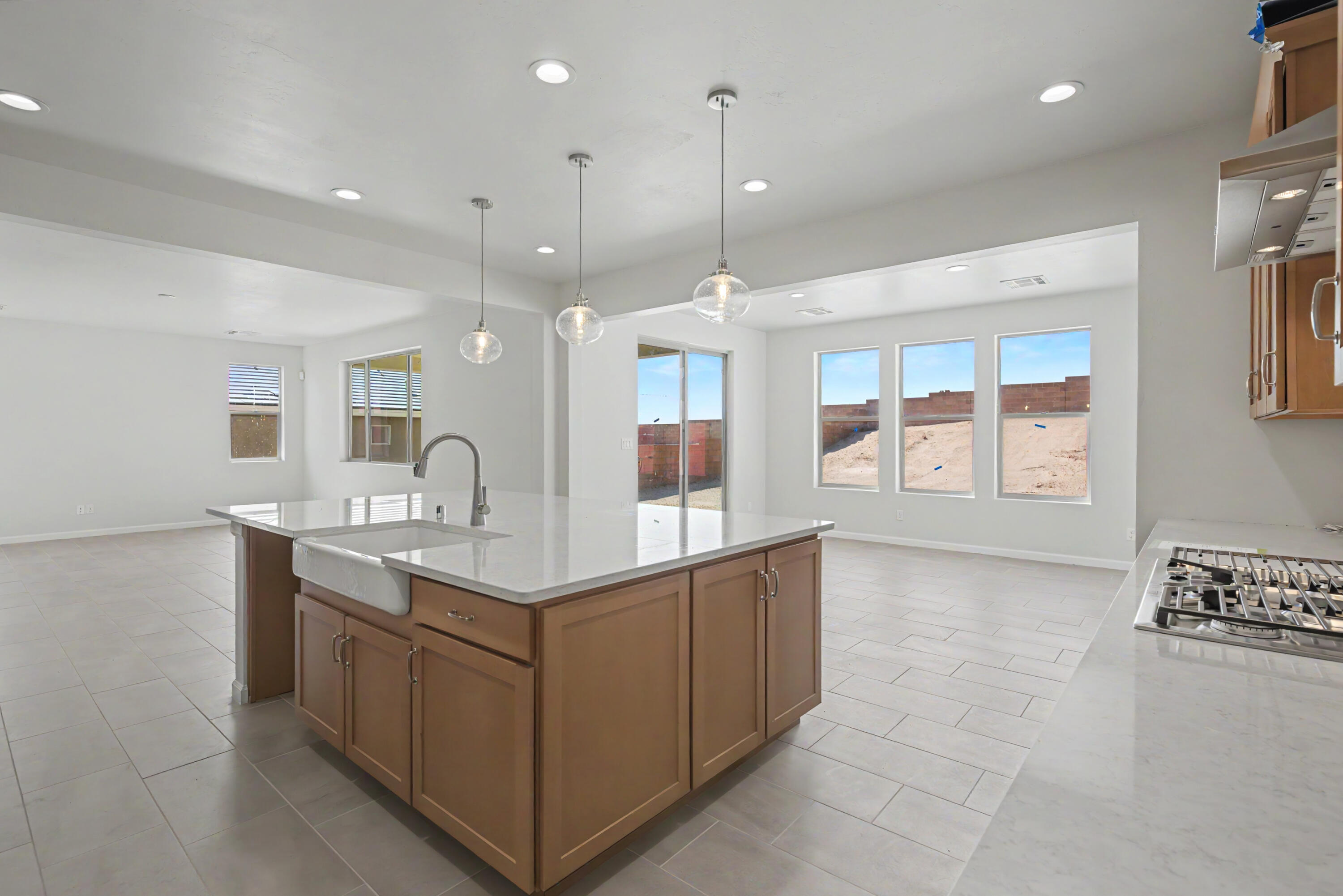 2128 Viviane Loop NE 