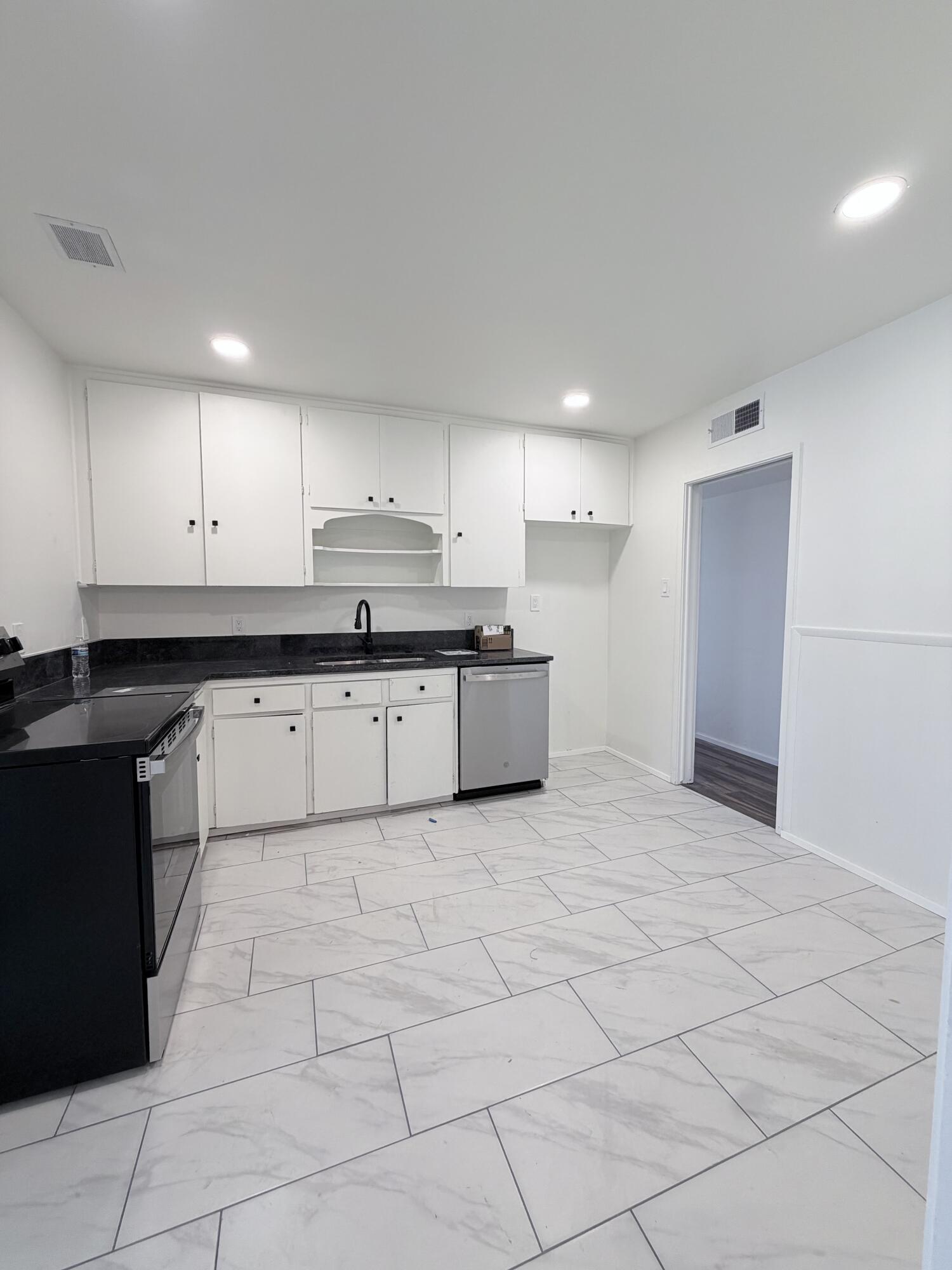 8906 LEXINGTON AVENUE NE, ALBUQUERQUE, NM 87112  Photo 4