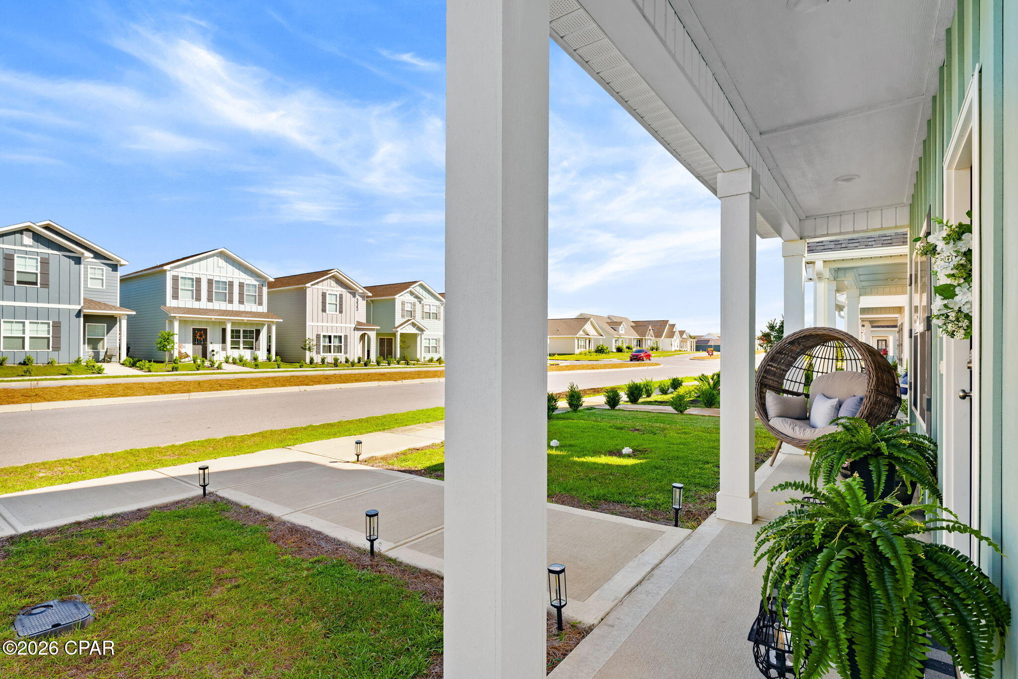 Listing photo id 11 for 352 Arrowwood Boulevard