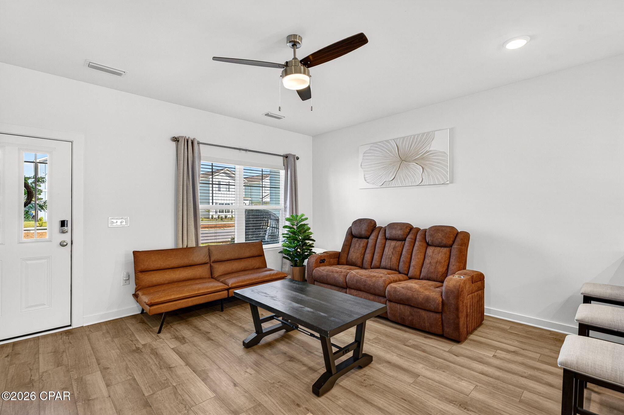 Image 14 For 352 Arrowwood Boulevard