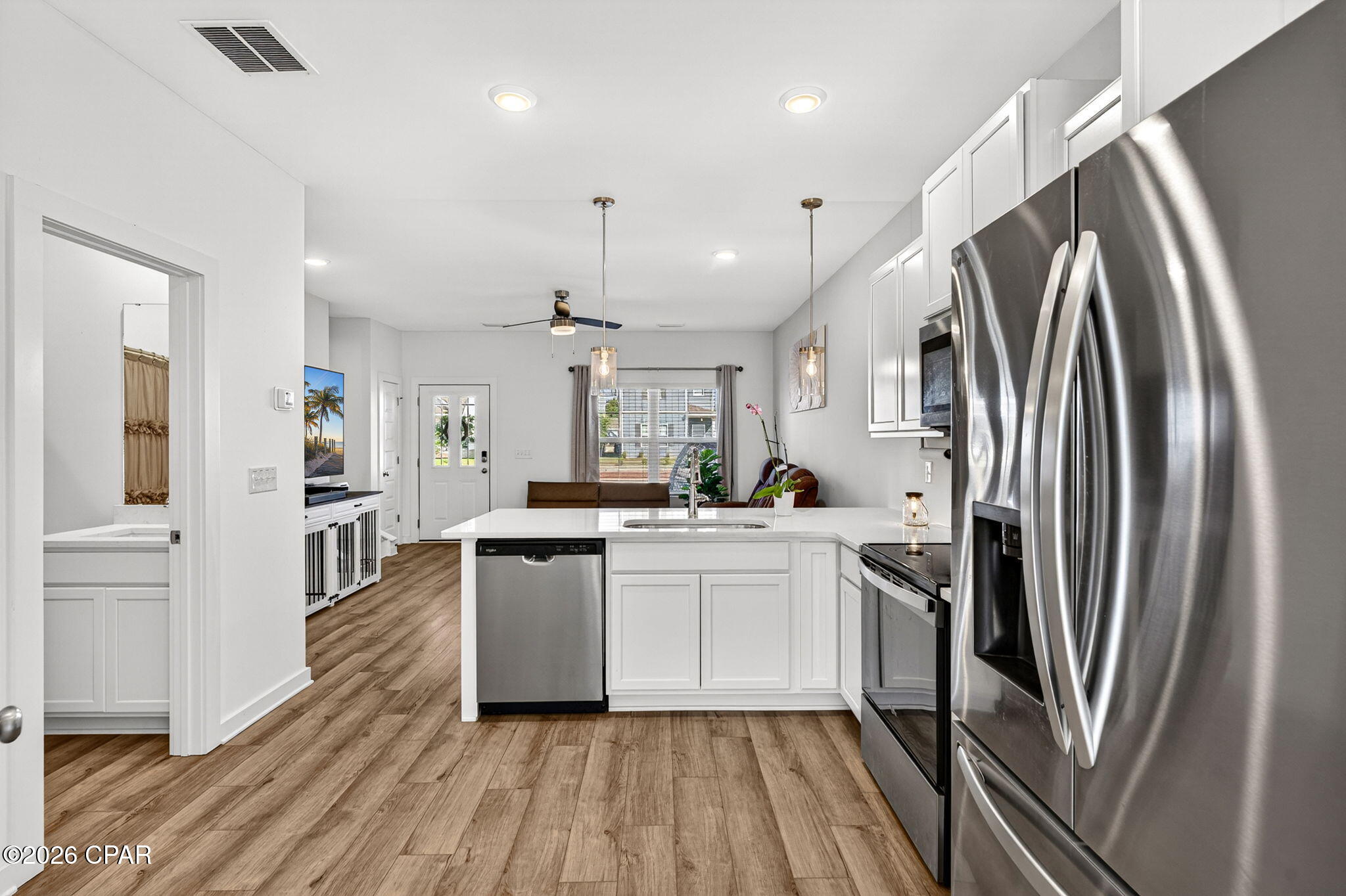 Listing photo id 18 for 352 Arrowwood Boulevard