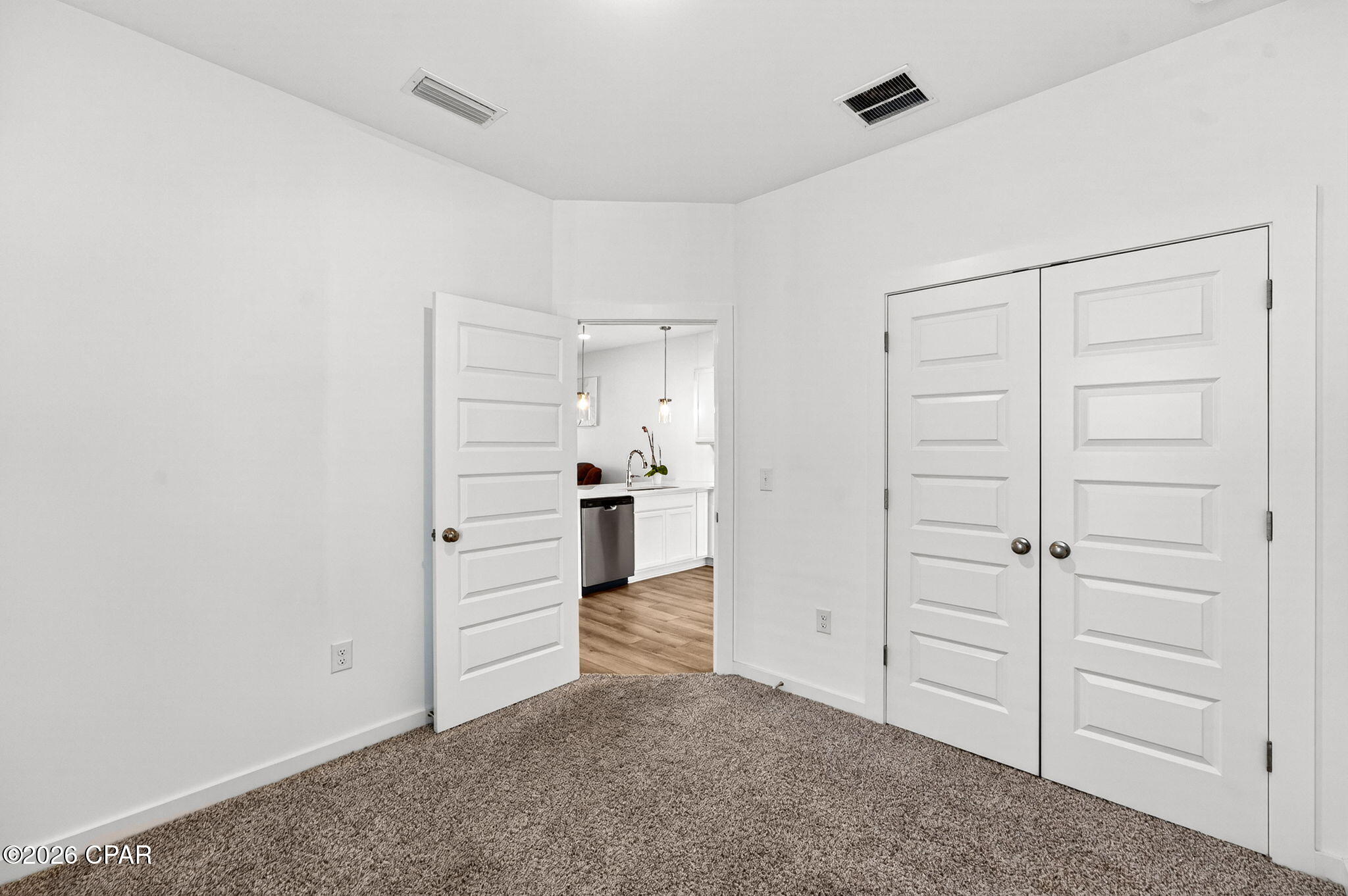 Image 20 For 352 Arrowwood Boulevard
