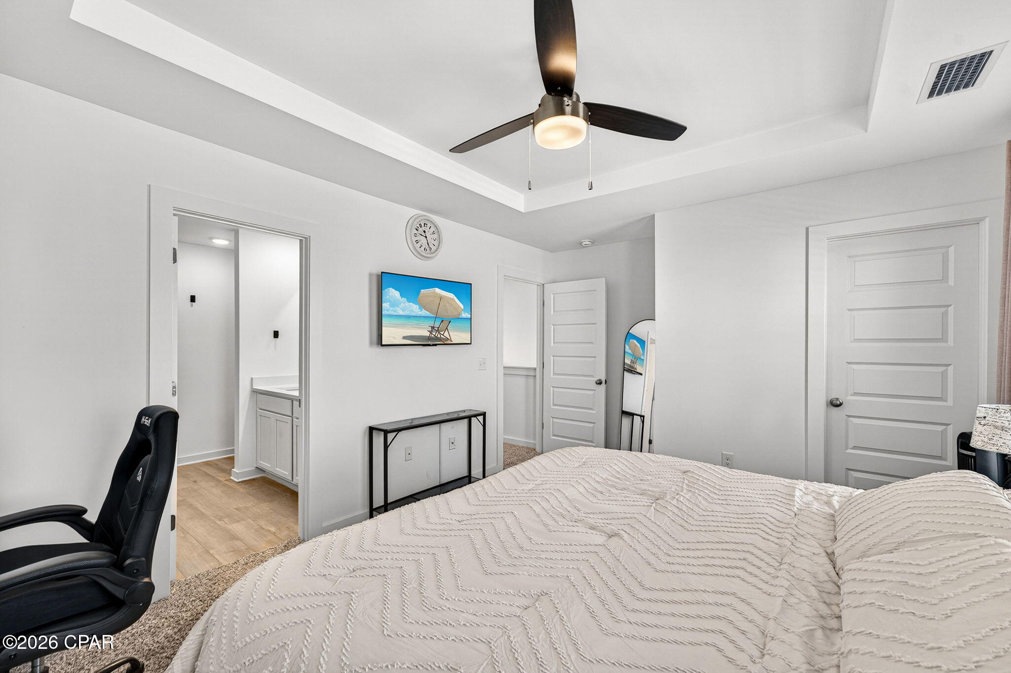 Listing photo id 29 for 352 Arrowwood Boulevard