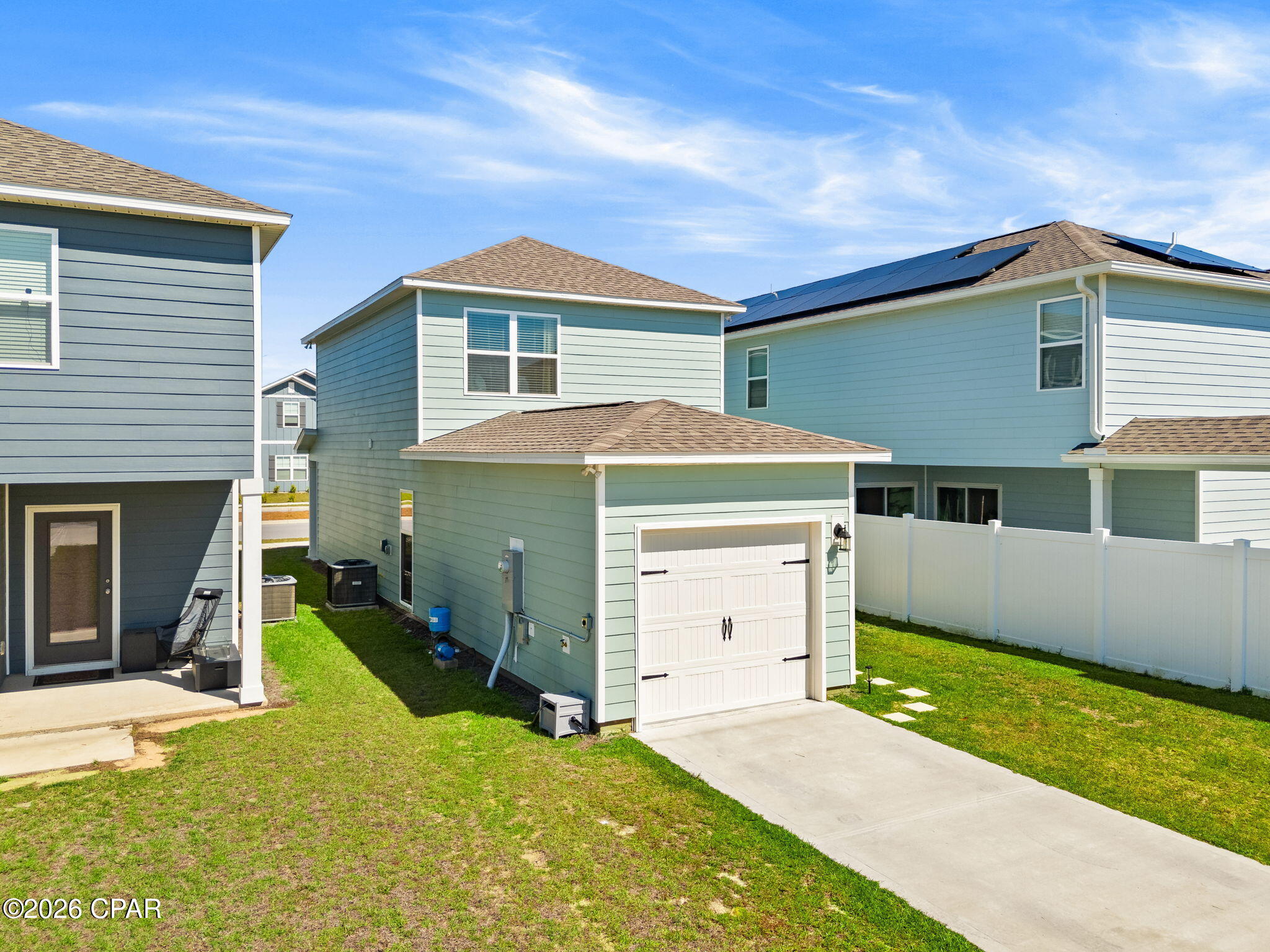Listing photo id 34 for 352 Arrowwood Boulevard