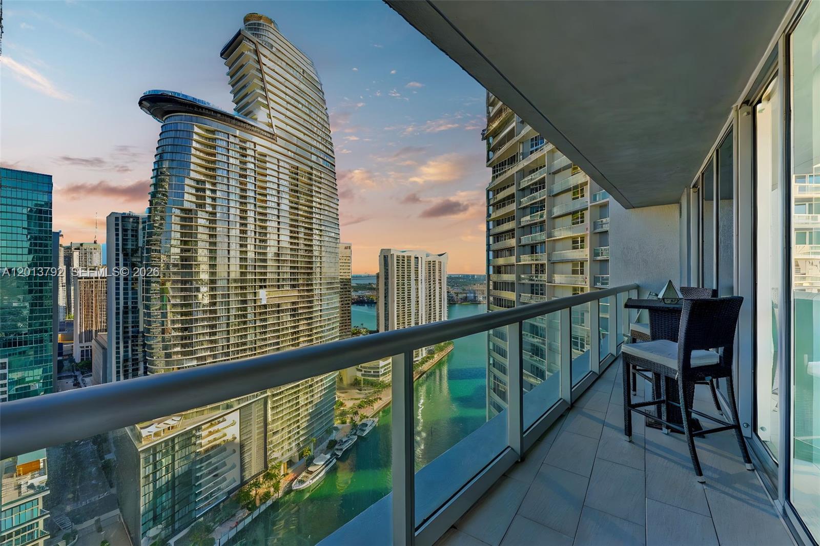 Iconbrickell Condo No 1