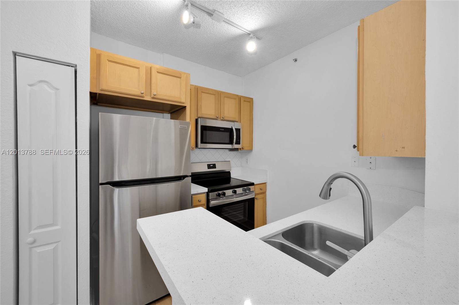 Property photo # 4