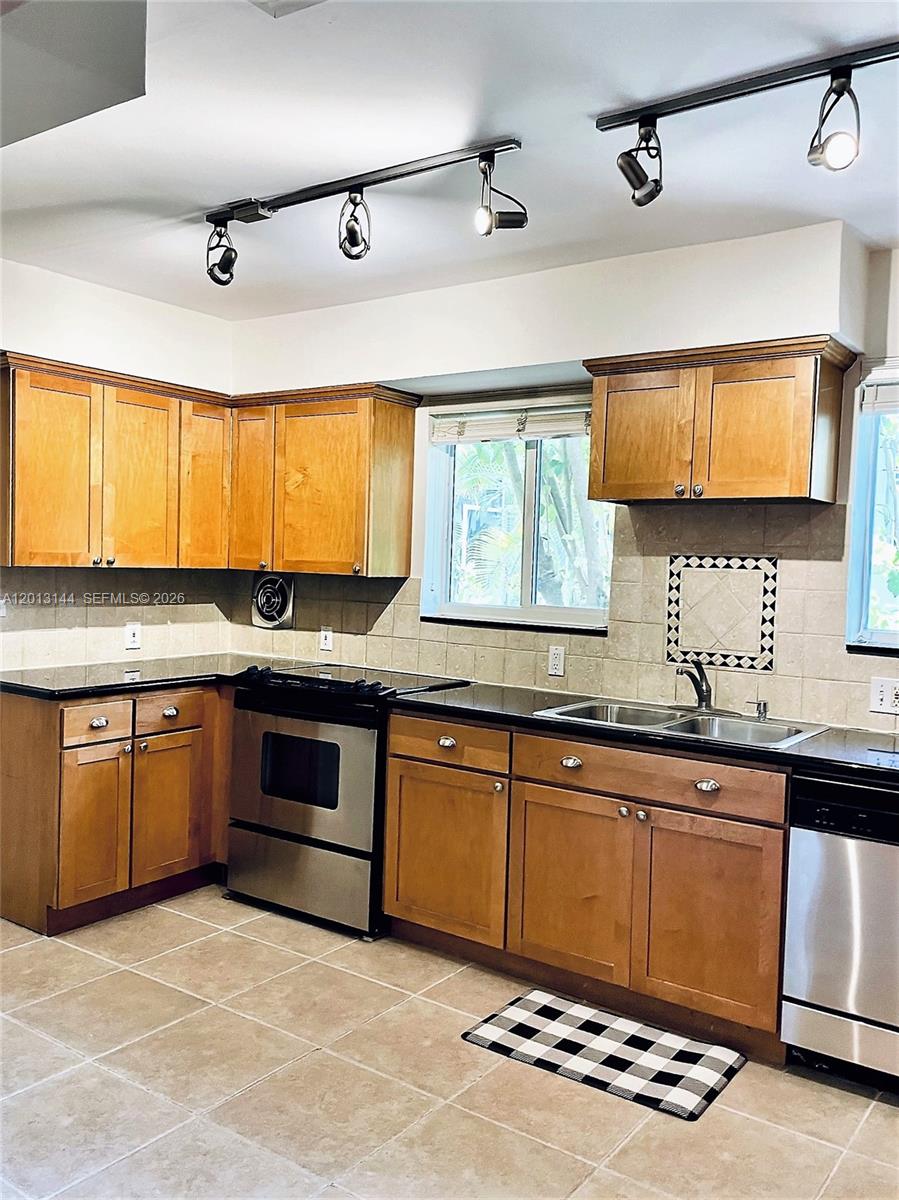 Property photo # 2