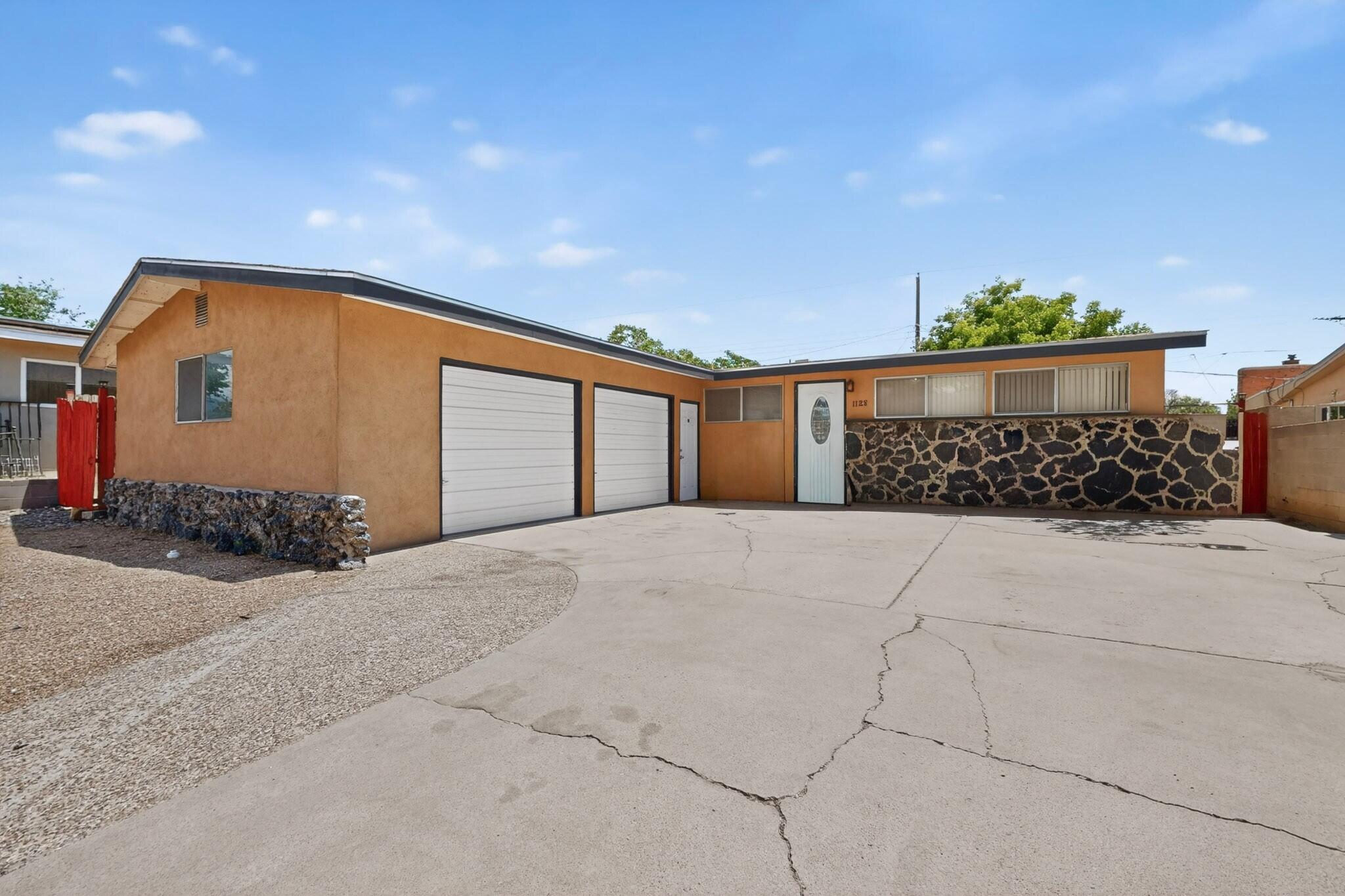 Photo 3 of Sale Pending at 1128 Glorieta St Ne, Albuquerque, NM 87112 | MLS# 1102964 | Listing updated on 2026-10-27