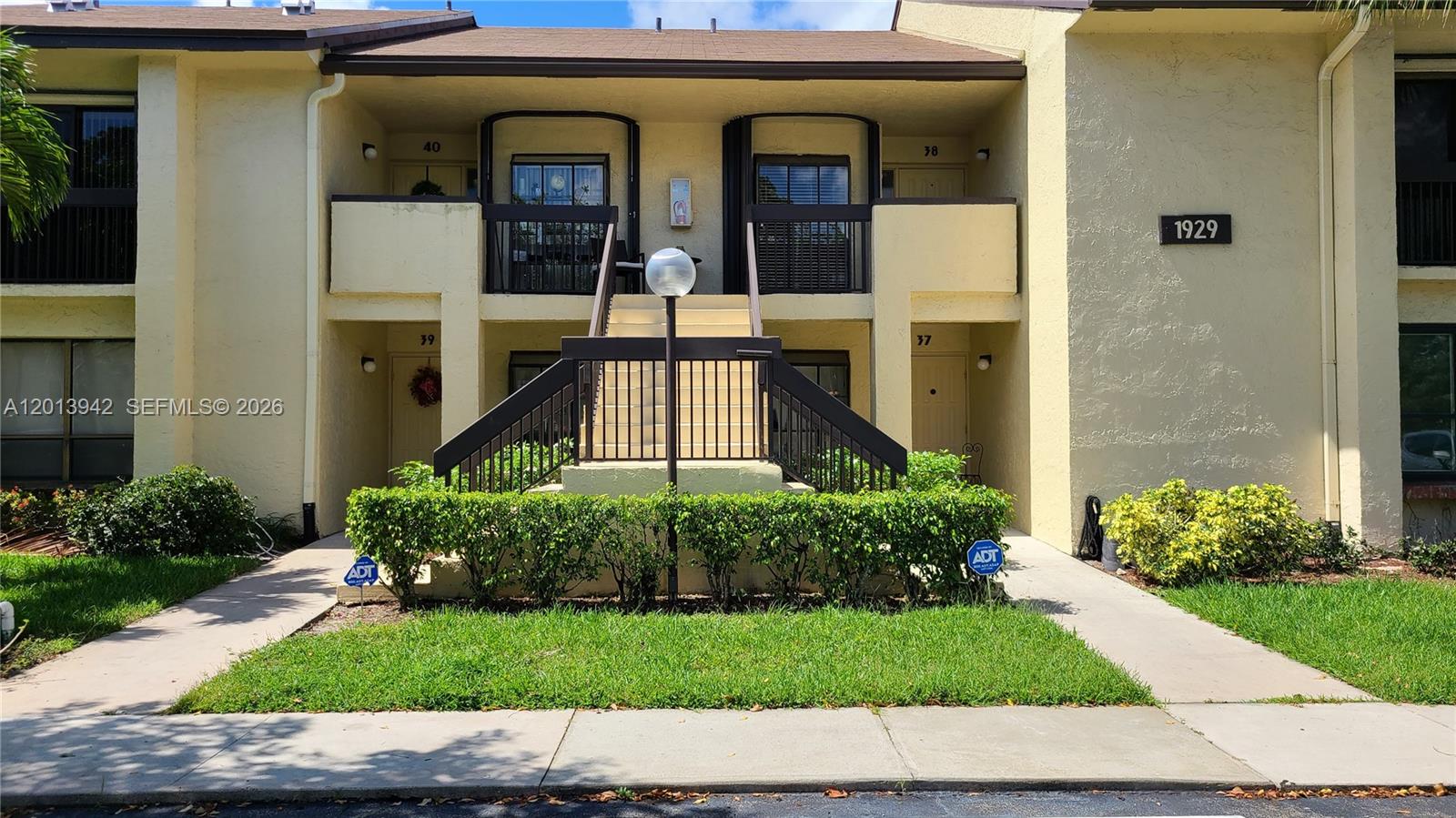 Meadowridge East Condo