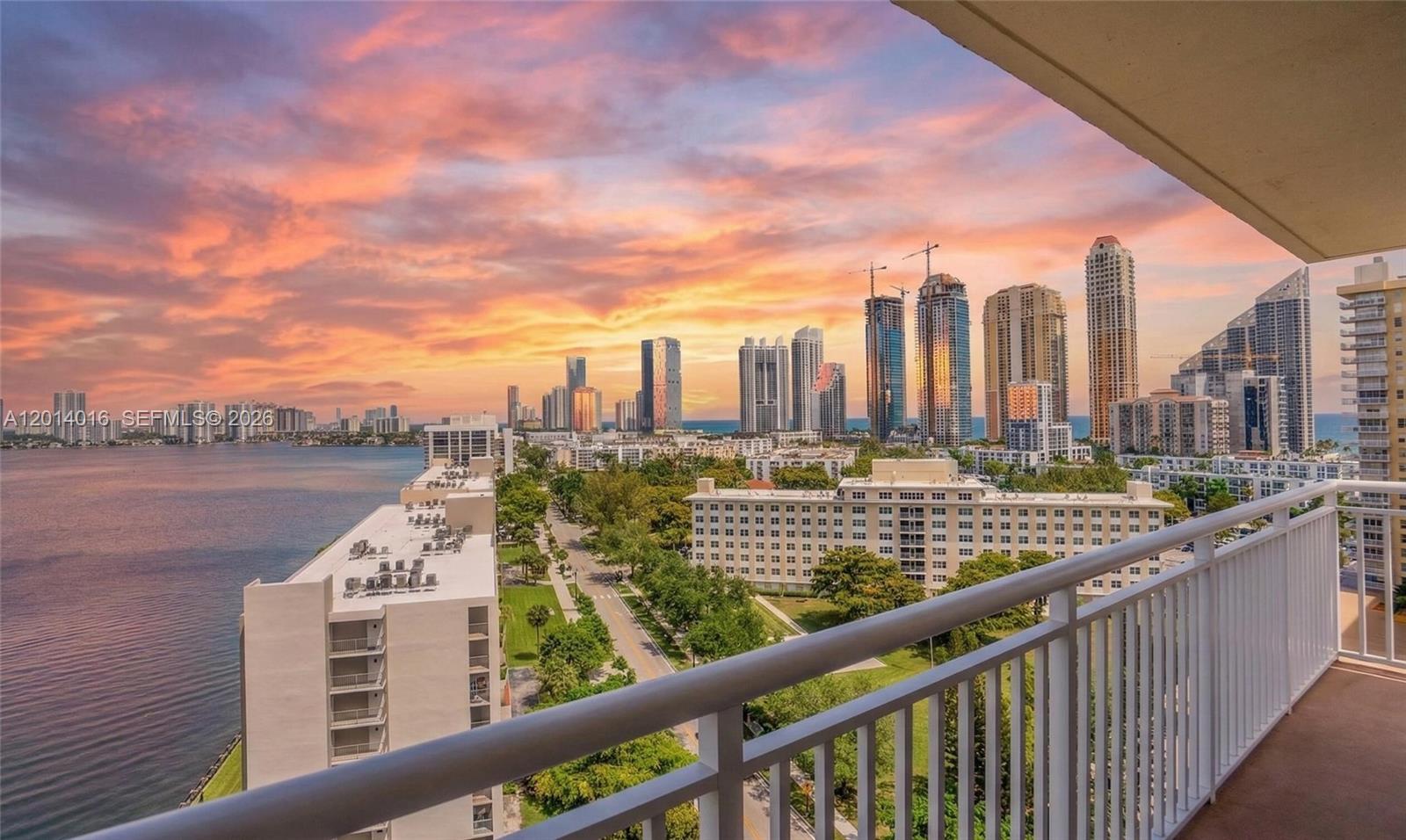 Winston Towers 200