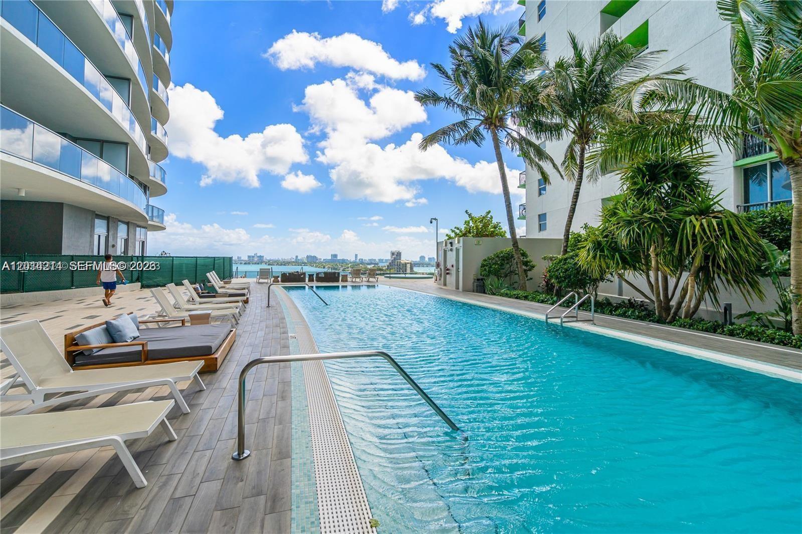 Aria On The Bay Condo