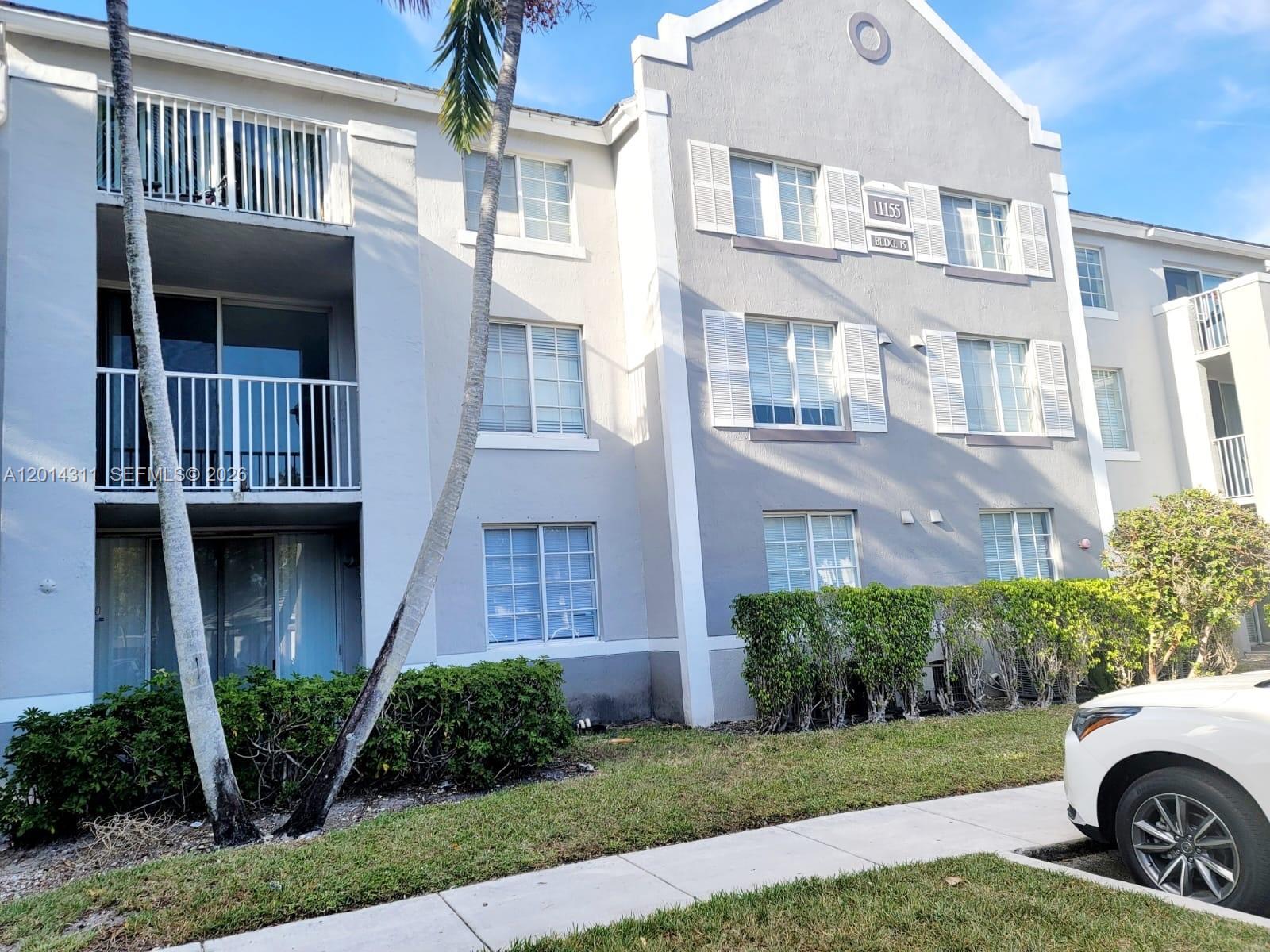 Devonaire Condominium At