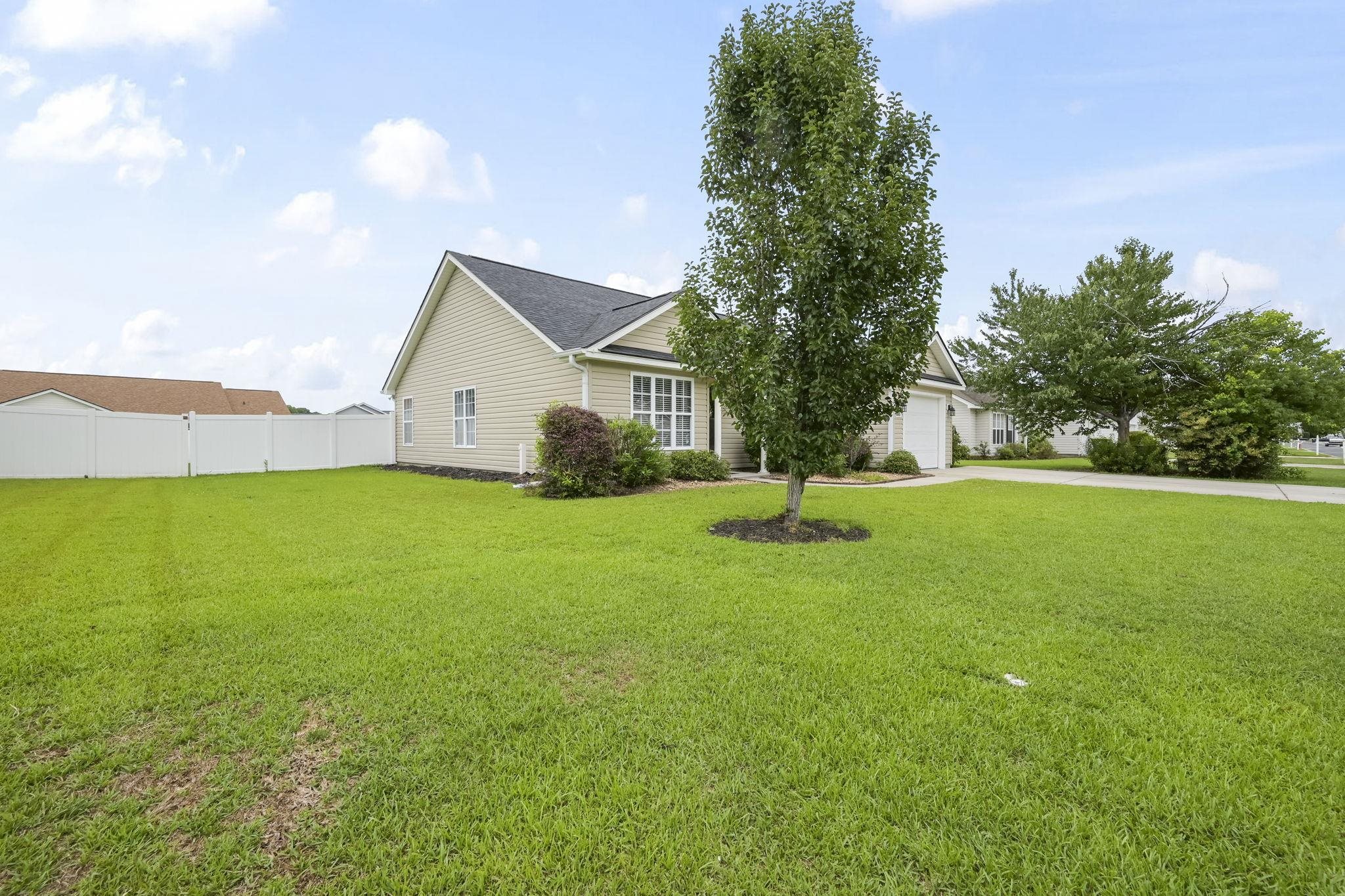 2611789 | Photo 43