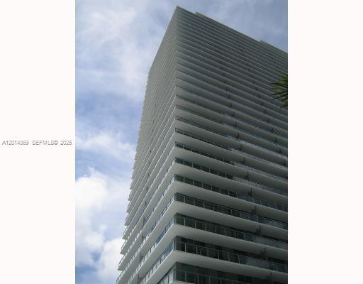 Axis On Brickell