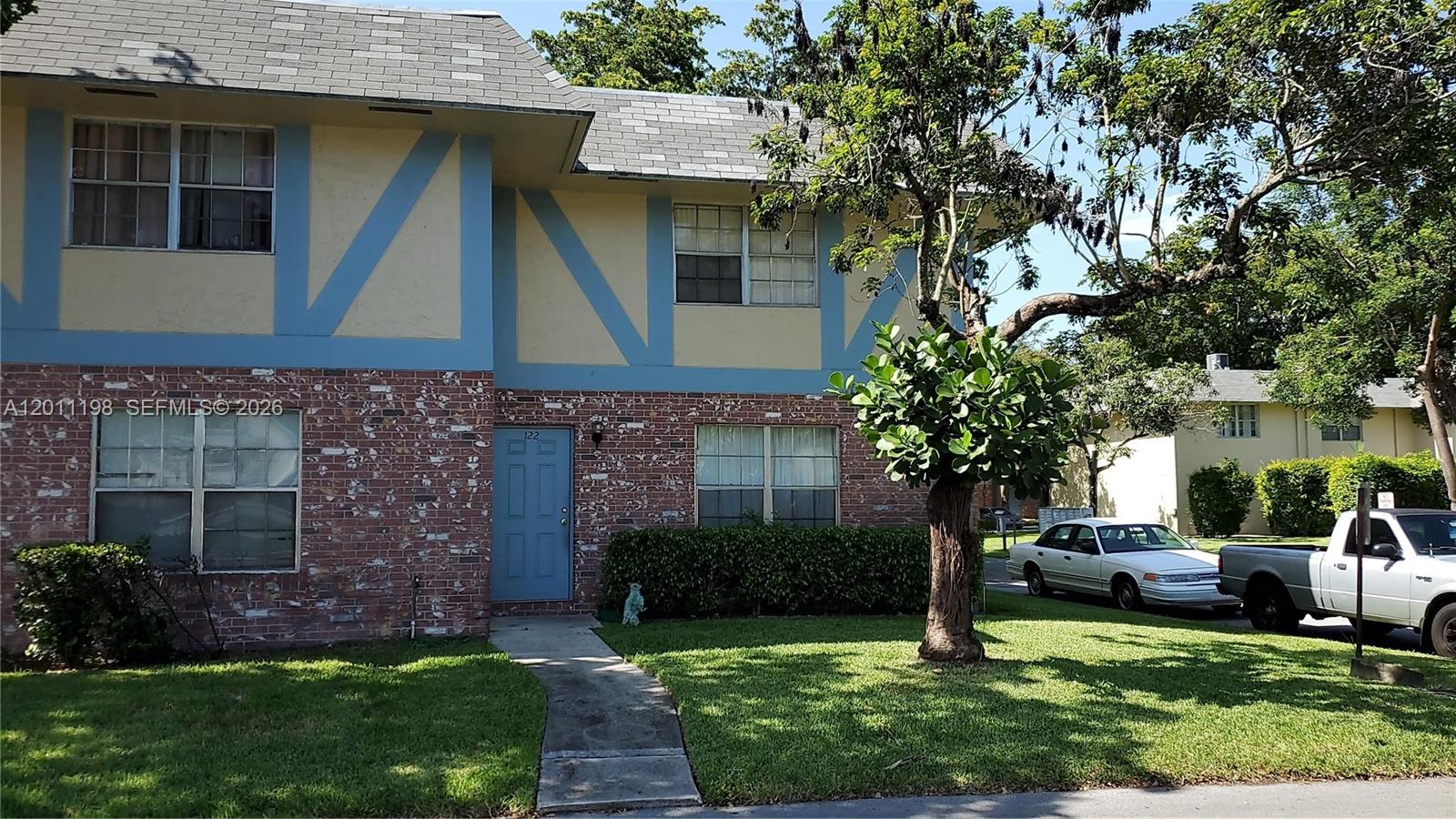 Cross Briar 1 Condo