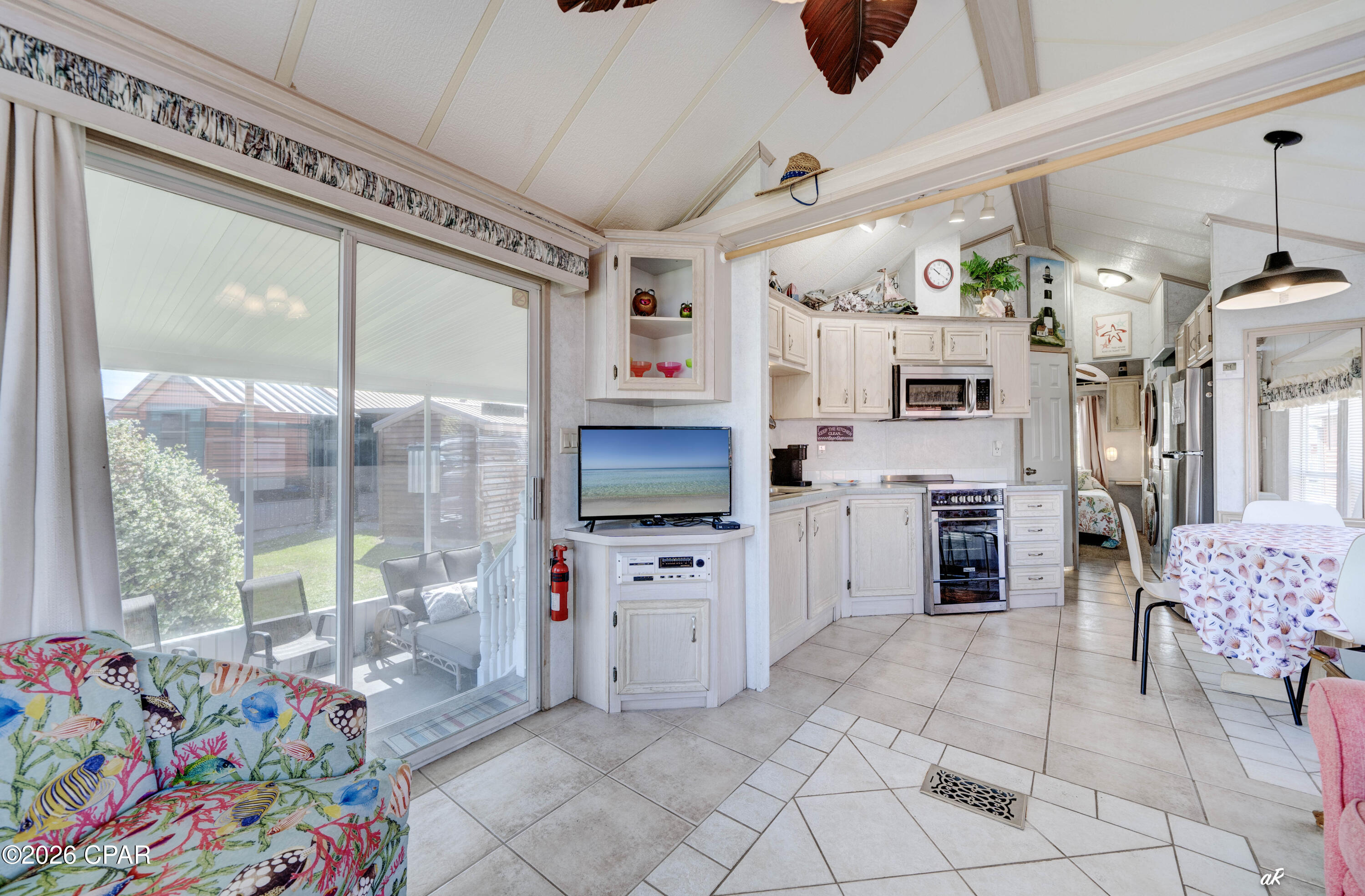 1219 Thomas Drive 73