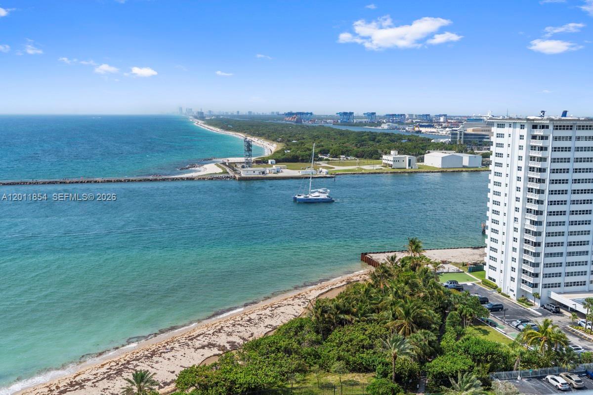 Point Of Americas Condo