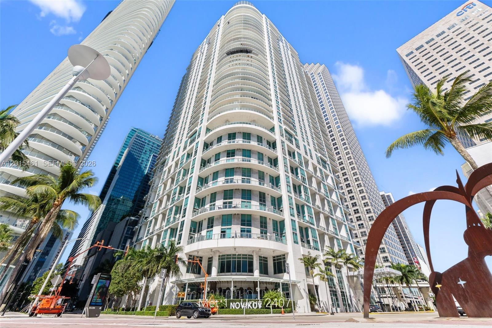 Met 1 Condo