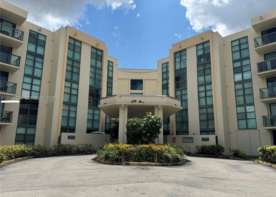 International Towers Cond