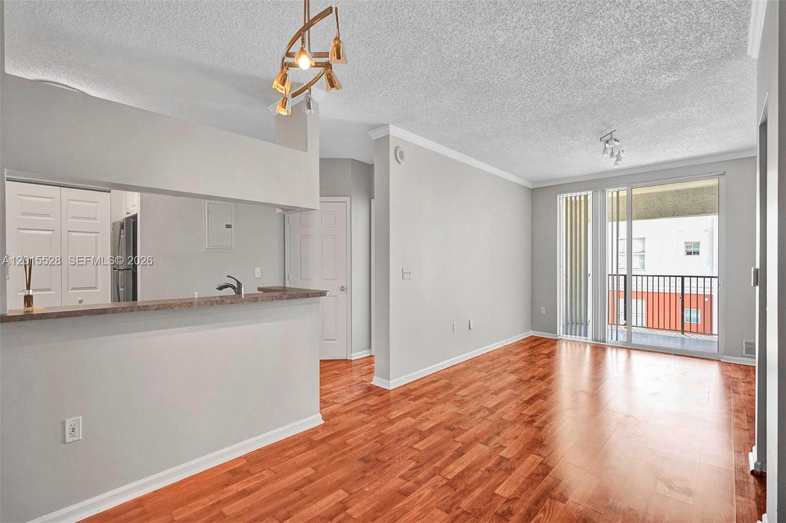 Porto Bellagio Condo