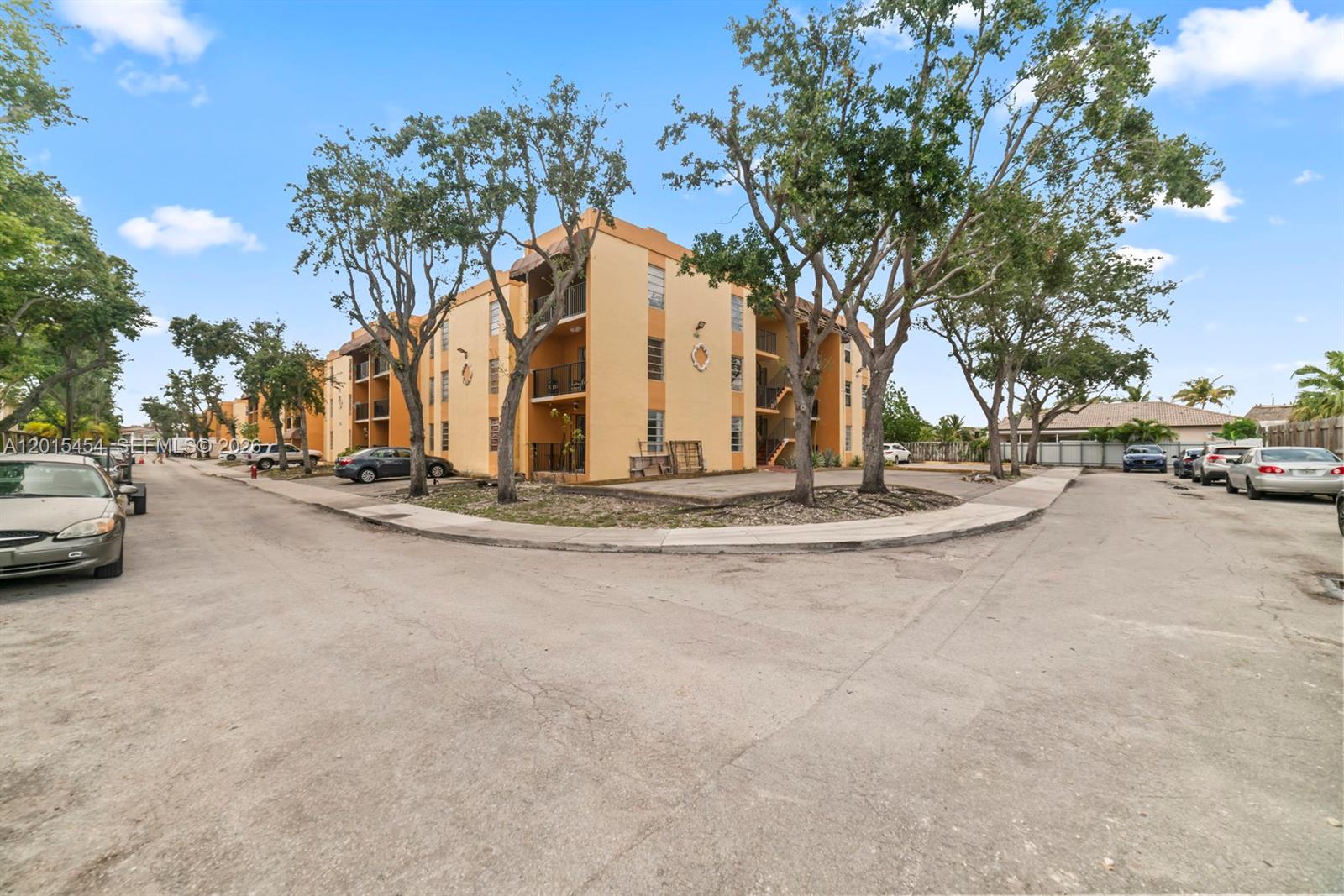 Bella Venezia Condo