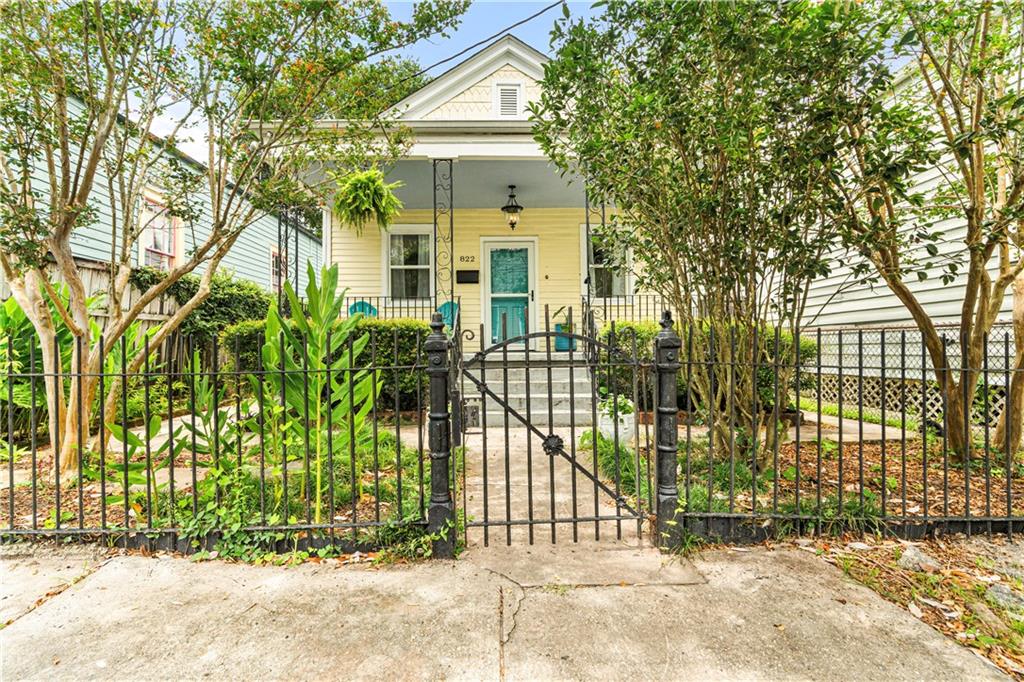 Photo 2 of Single family home for sale at 822 Clouet St, New Orleans, LA 70117 | MLS# 2557036 | Listing updated on 2026-09-03