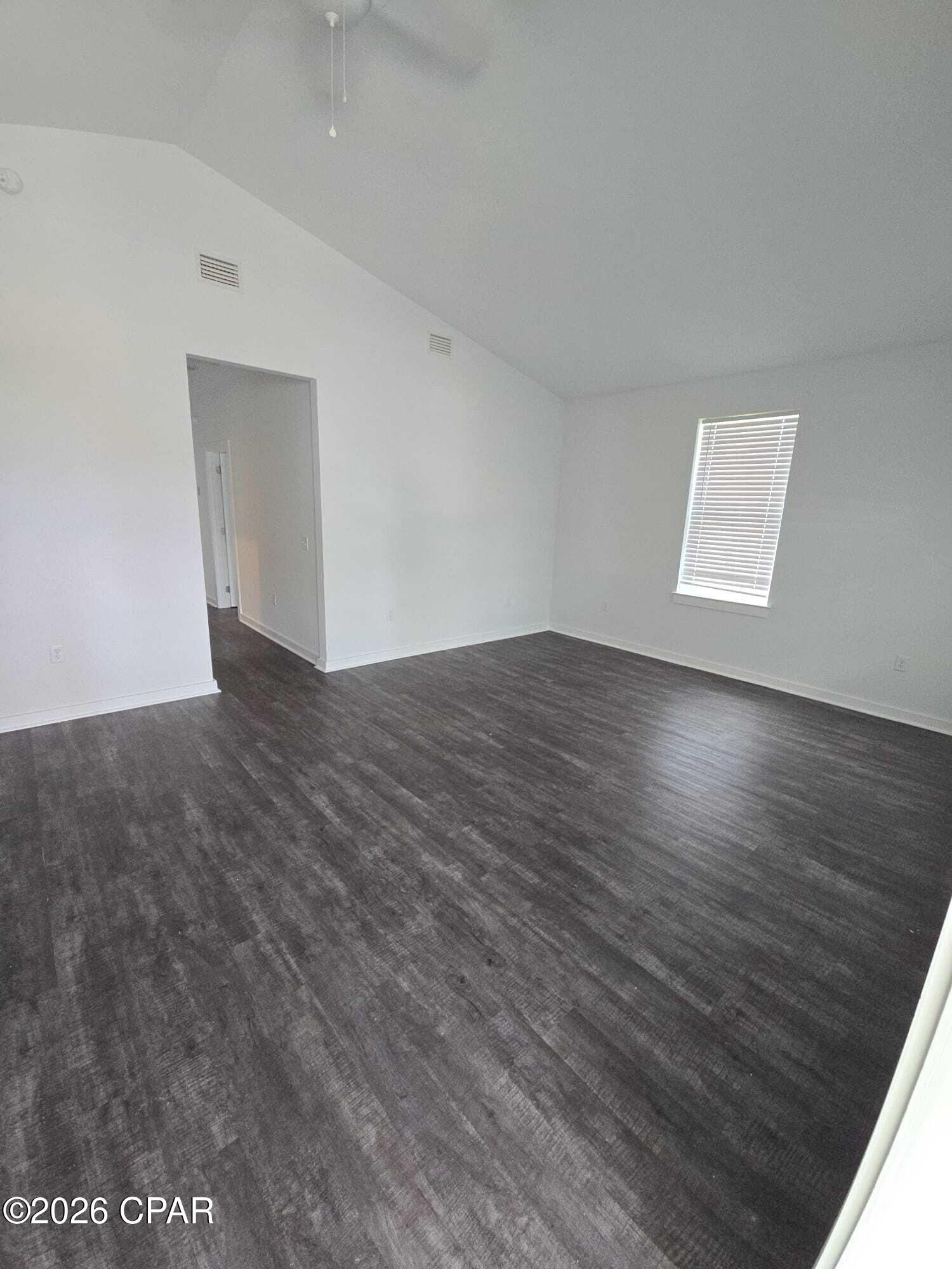 Image 4 For 320 Center Avenue