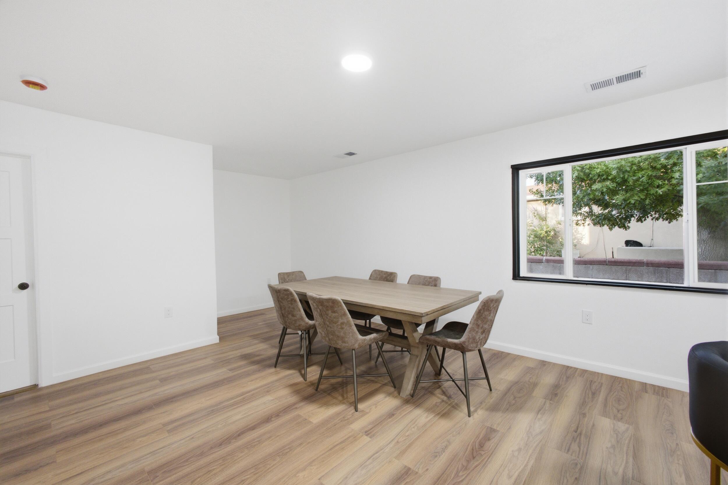 Photo 4 — 2614 Schell Place NE