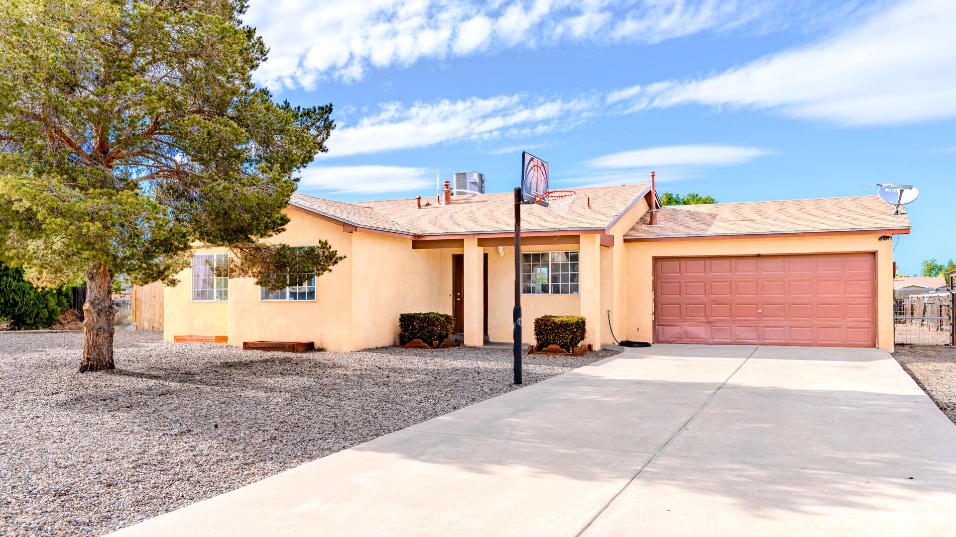 Homes for sale in Los Lunas, NM | 11 Rodgers Dr, Los Lunas, NM 87031 | MLS# 1103285