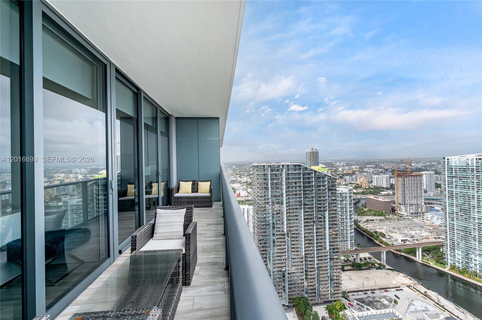 Sls Lux Brickell