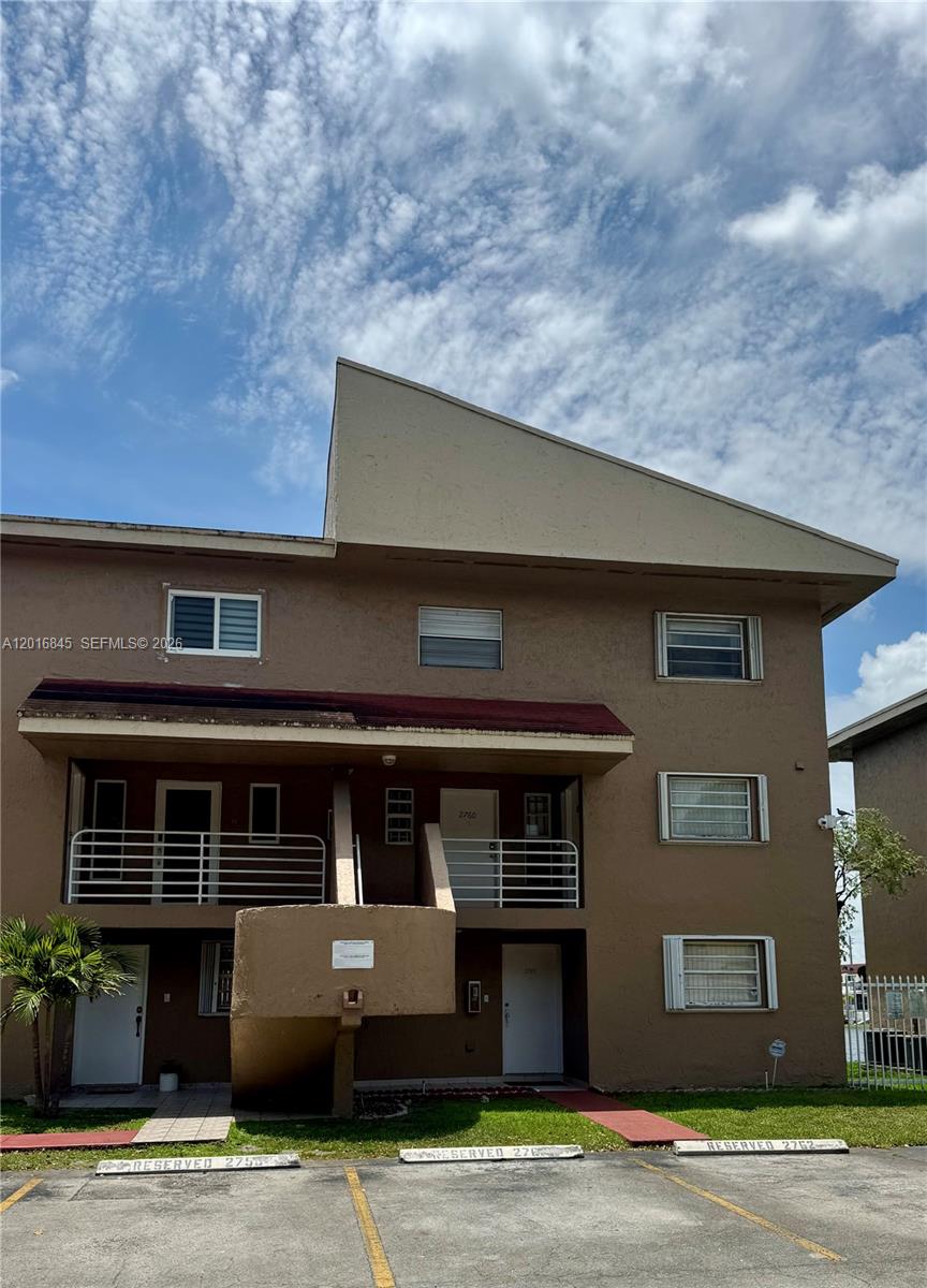 Vista Del Lago Condo III