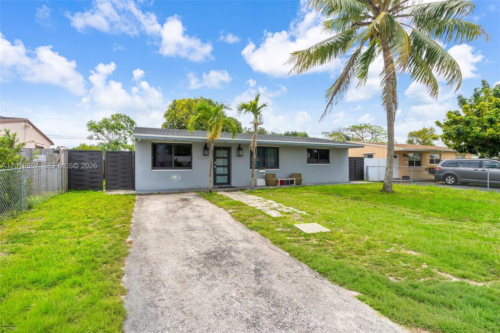 Homes for sale in Hollywood, FL | 1121 N 71st Ave, Hollywood, FL 33024 | MLS# A12016967