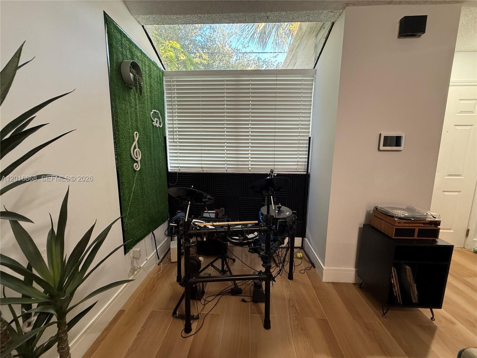 Property photo # 6