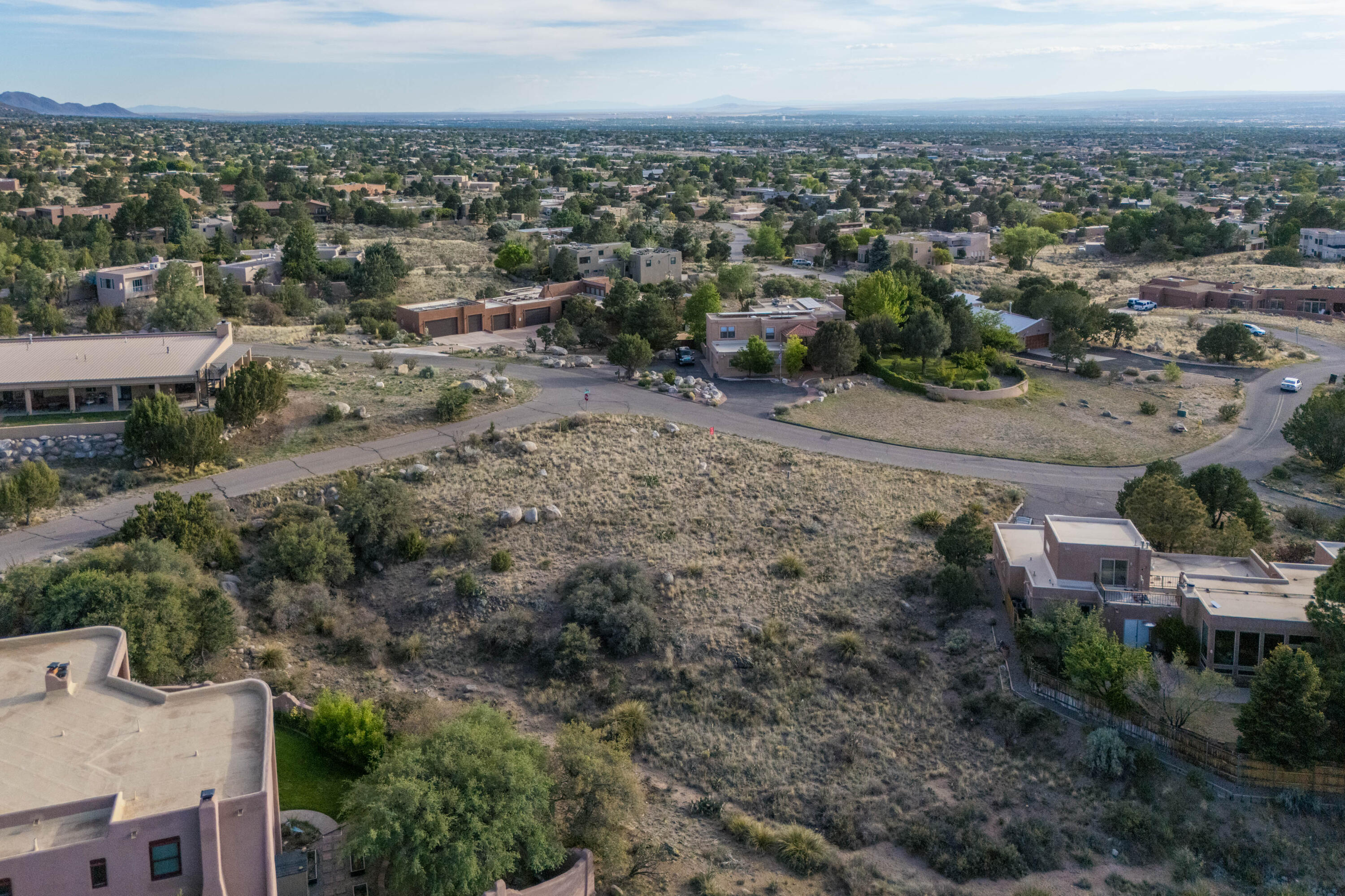 Photo 14 — 622 Cougar Loop NE