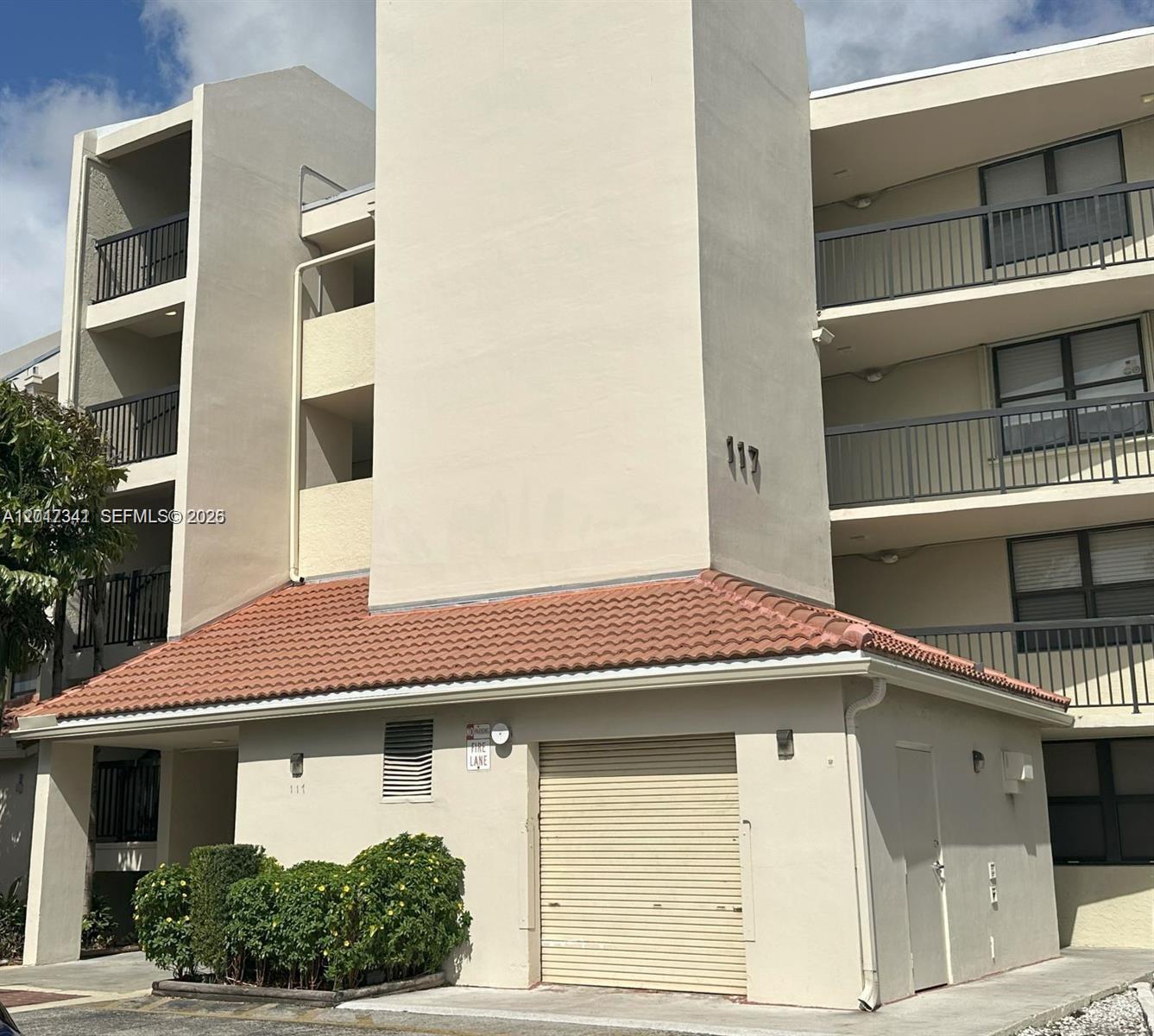 Lake Emerald Condominium