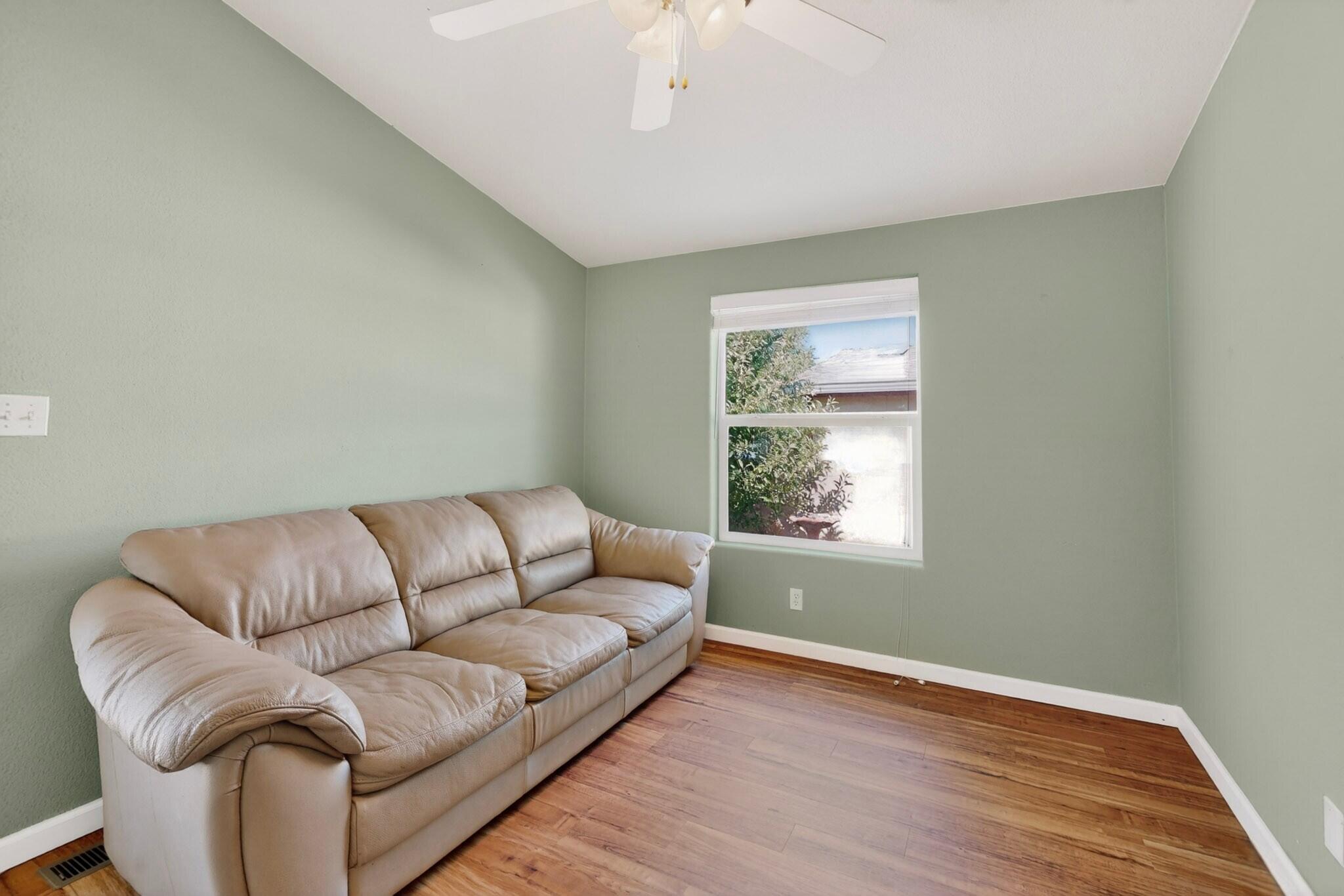 Photo 12 — 214 Sunrise Bluffs Drive