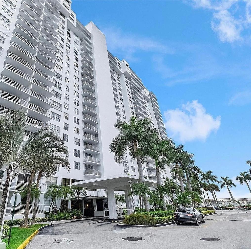 Admirals Port Condo West
