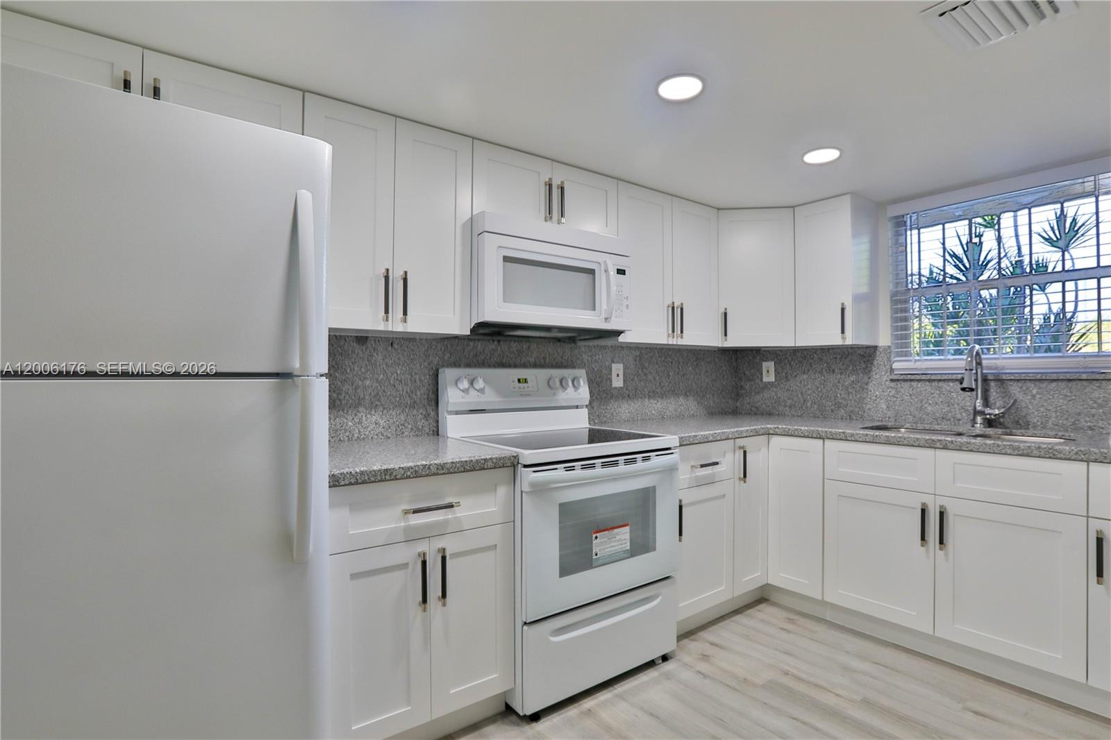 Property photo # 0