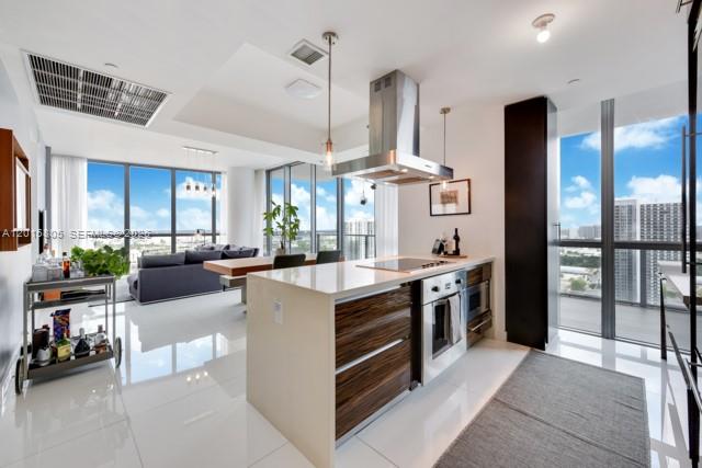 Condo for Sale in Miami, FL