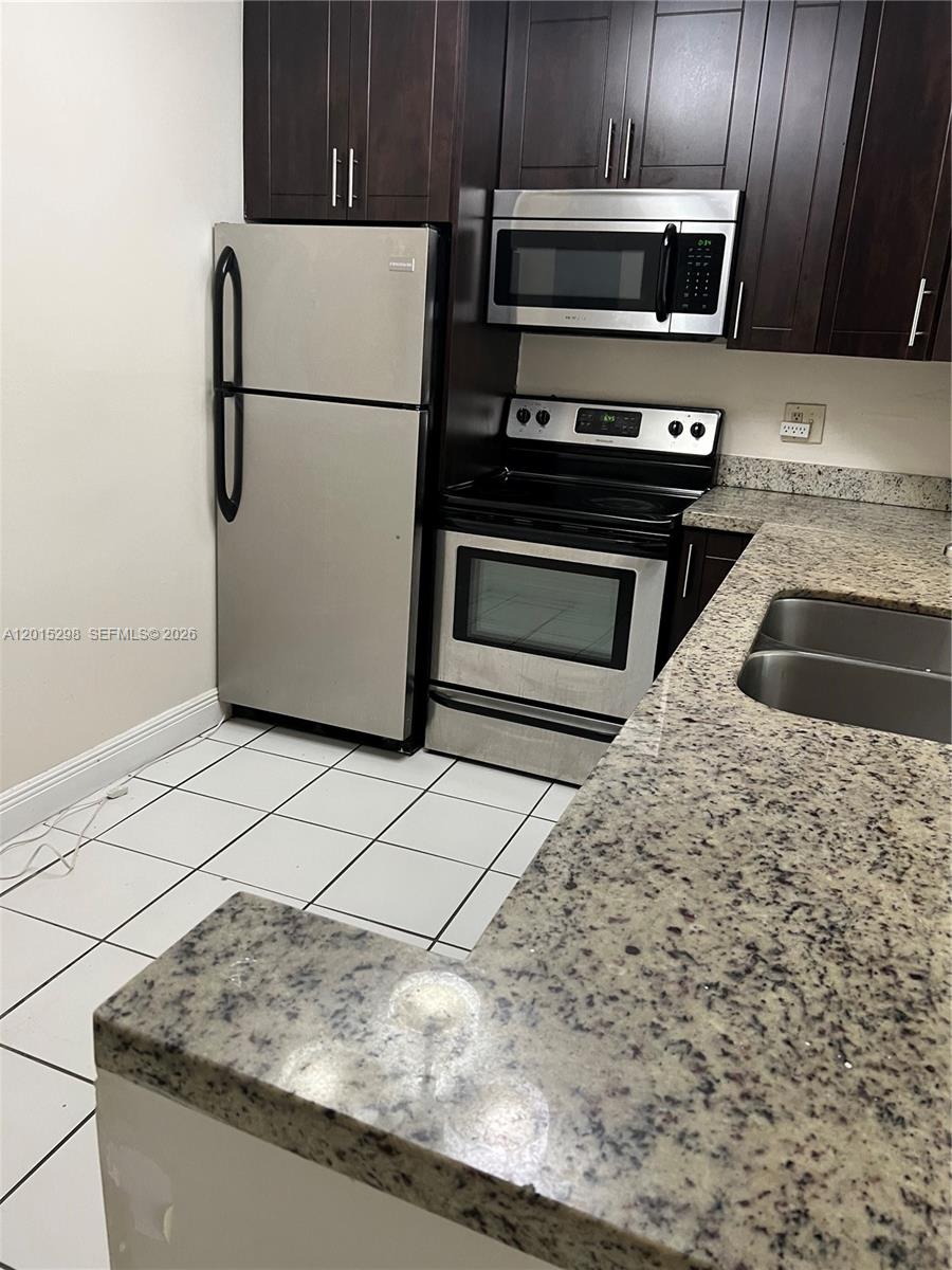 Captiva Lakes Villas Cond