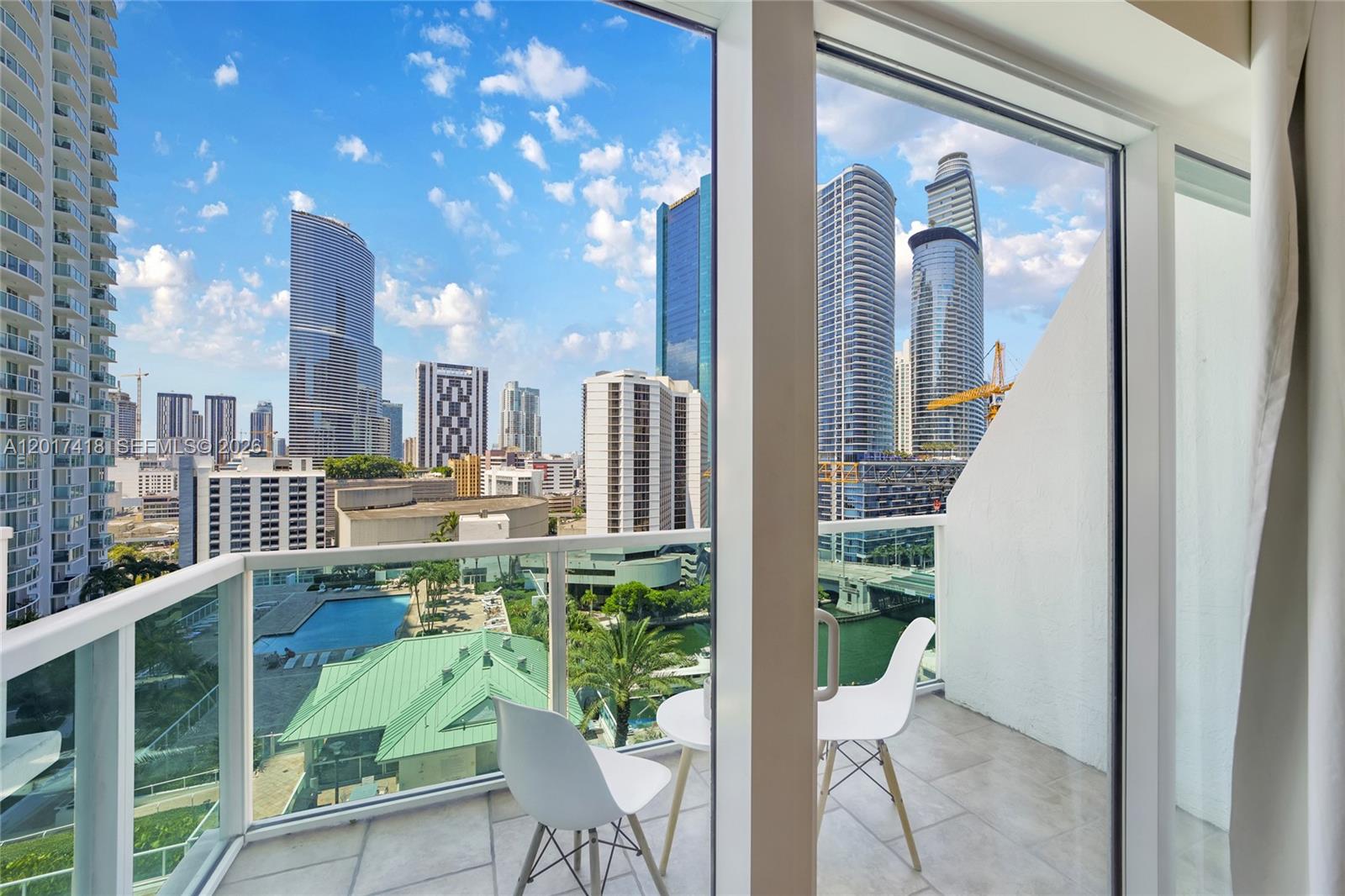 Brickell On The River S T