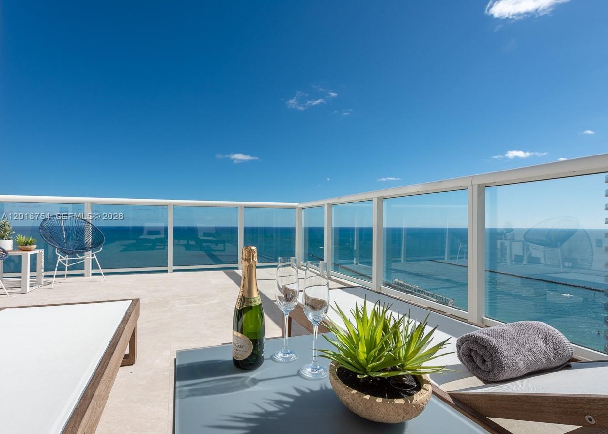 Continuum On South Beach