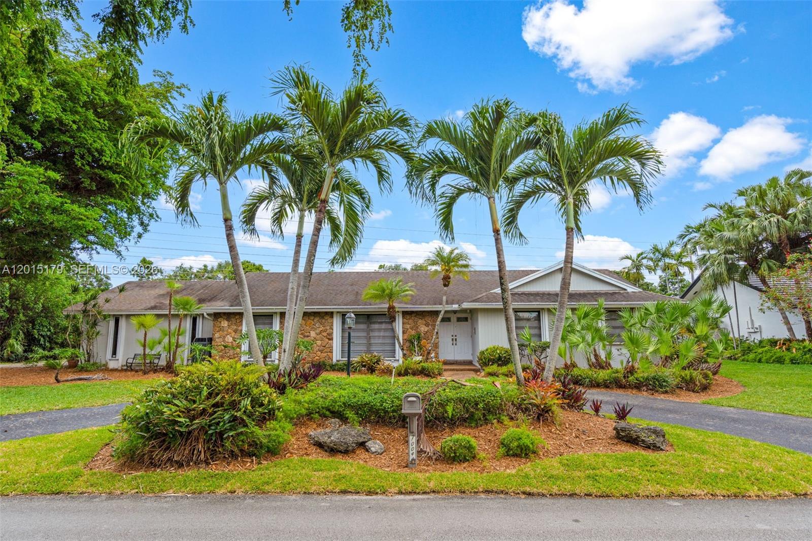 Woods Of Pine Estates