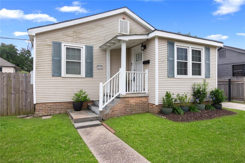 Photo 1 of Single family home for sale at 1532 Crescent Dr, New Orleans, LA 70122 | MLS# 2557431 | Listing updated on 2026-09-18