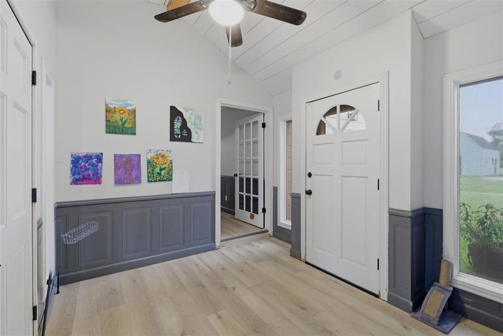 301 Crystal Lane — photo 3