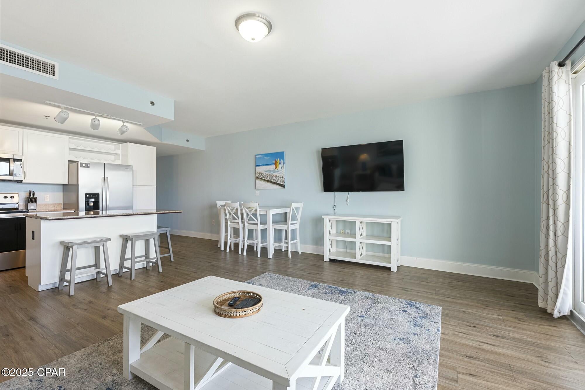 Image 3 For 9860 Thomas Drive 913