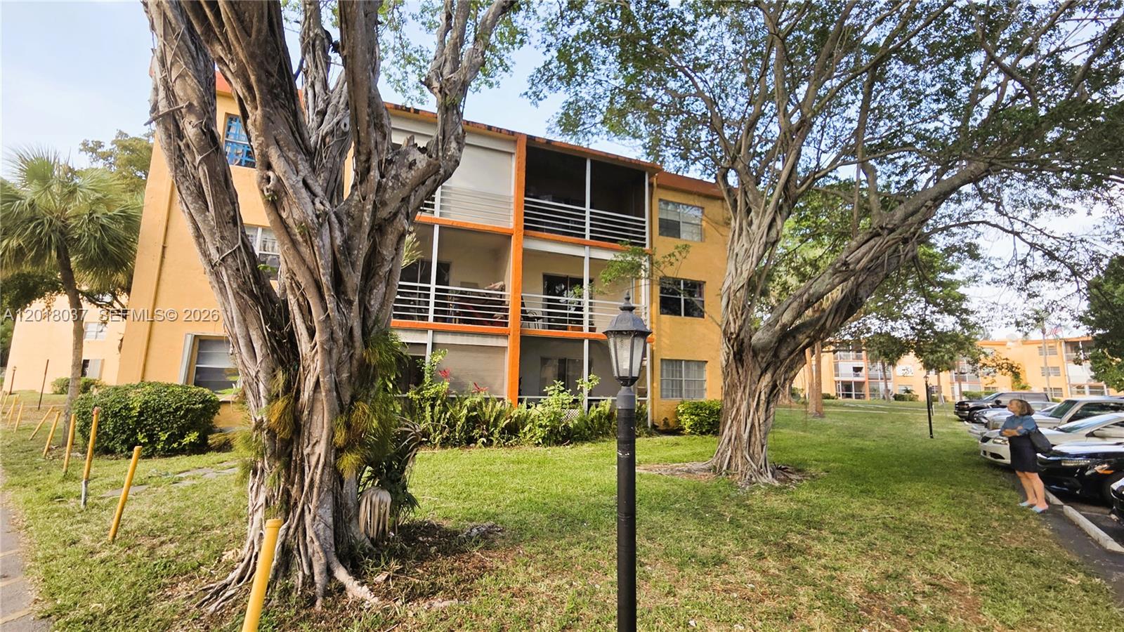 Heritage Circle Condo