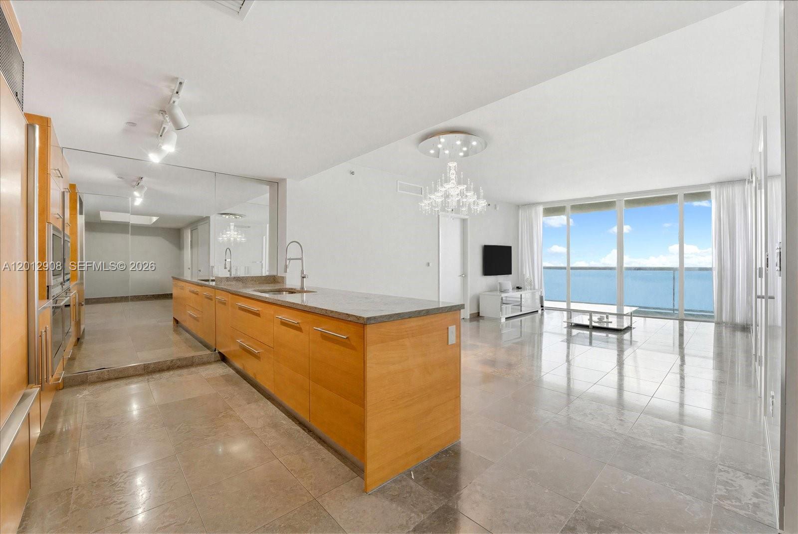 Iconbrickell Condo No 1