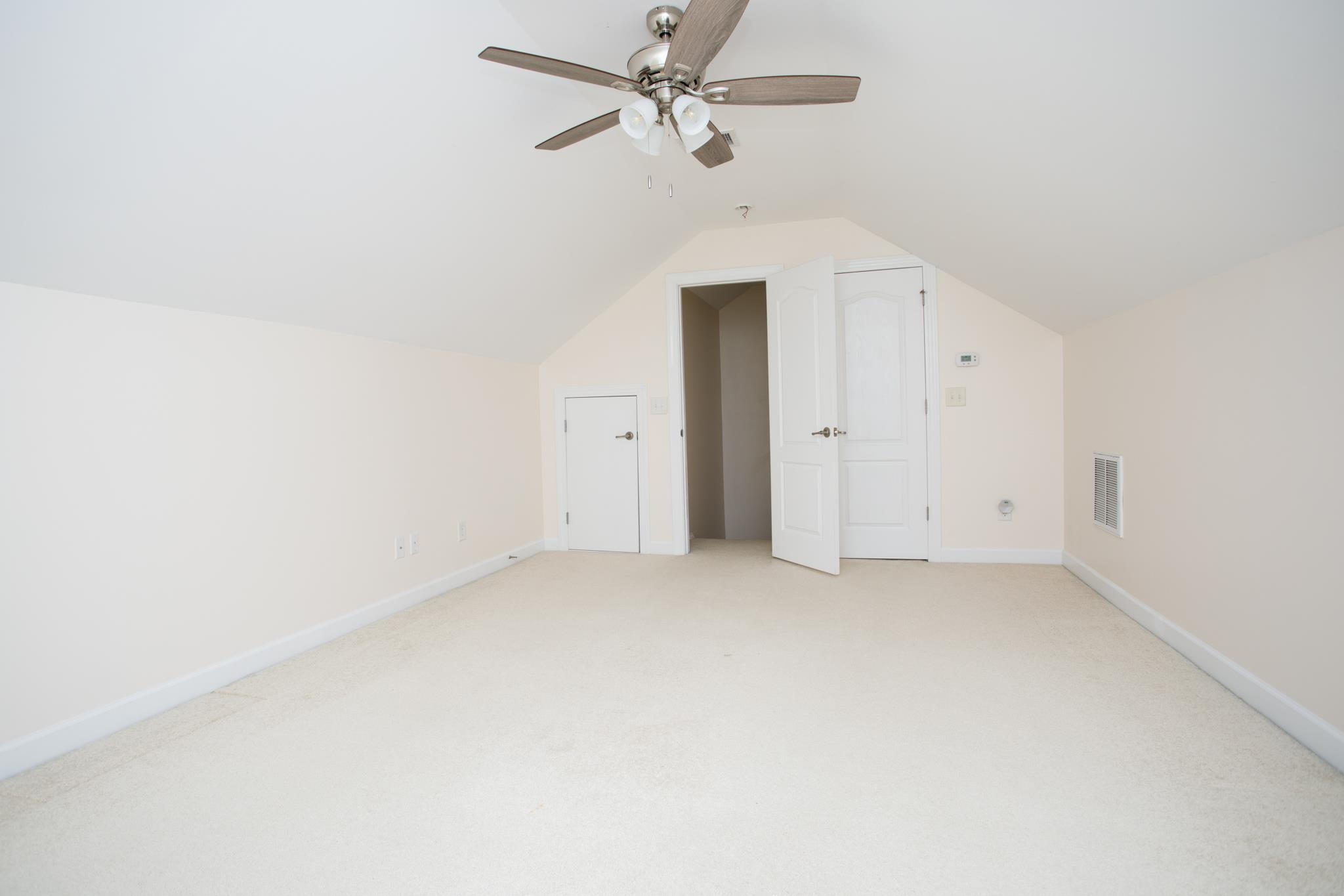 2612339 | Photo 25