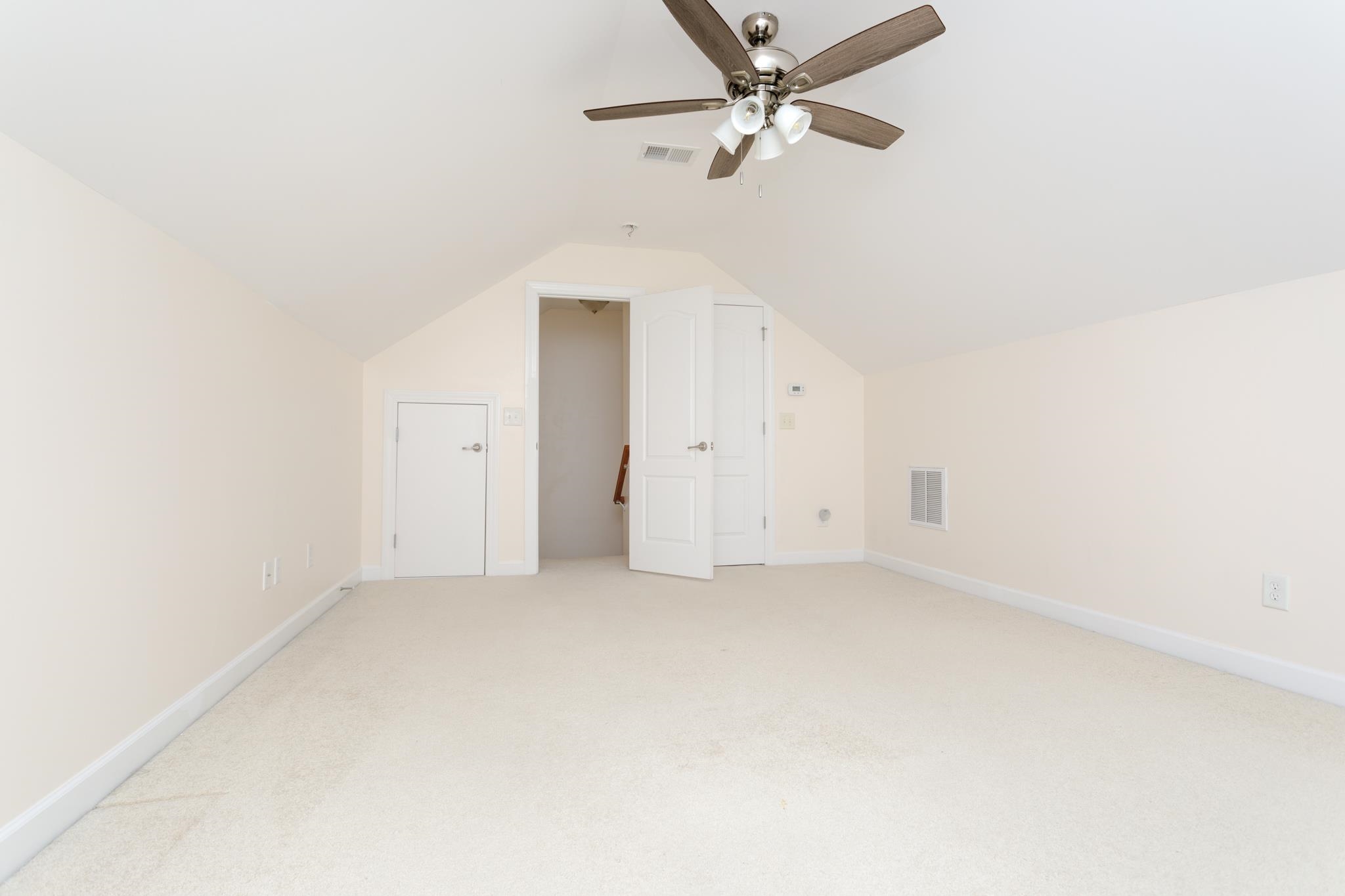 2612339 | Photo 26